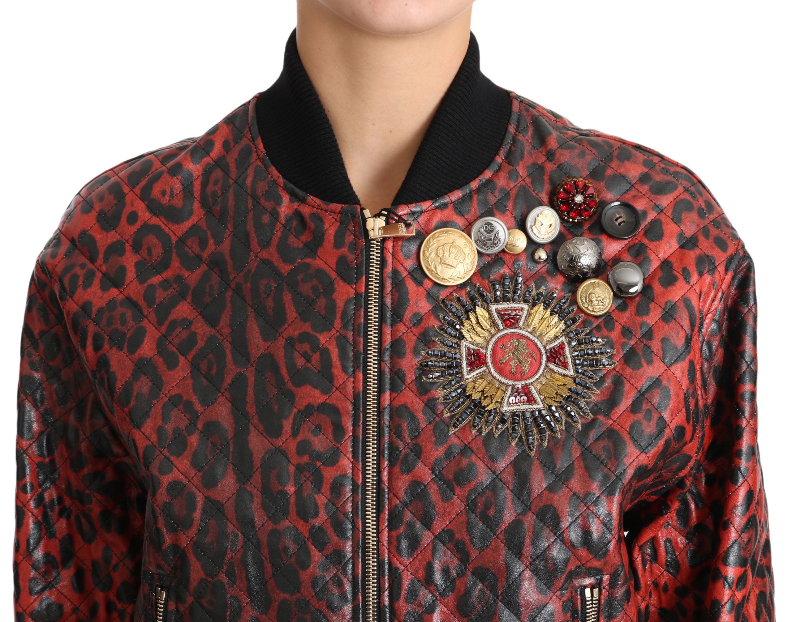 Dolce & Gabbana – Rote Bomberjacke aus Leder mit Leopardenmuster und Kristallknöpfen