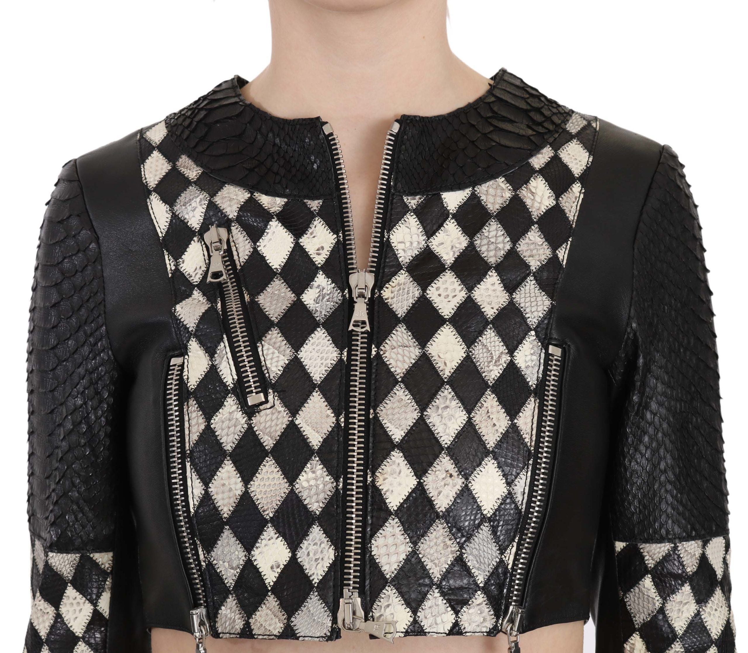 John Richmond – Schicke, kurze Lederjacke im Biker-Stil