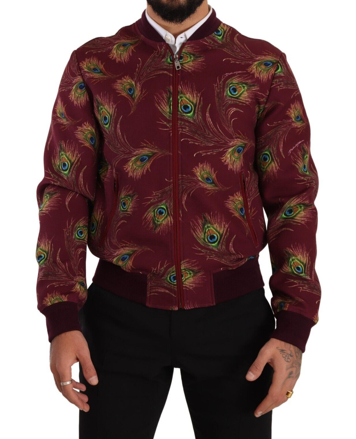 Dolce & Gabbana – Bomberjacke mit strahlend rotem Pfauenmuster