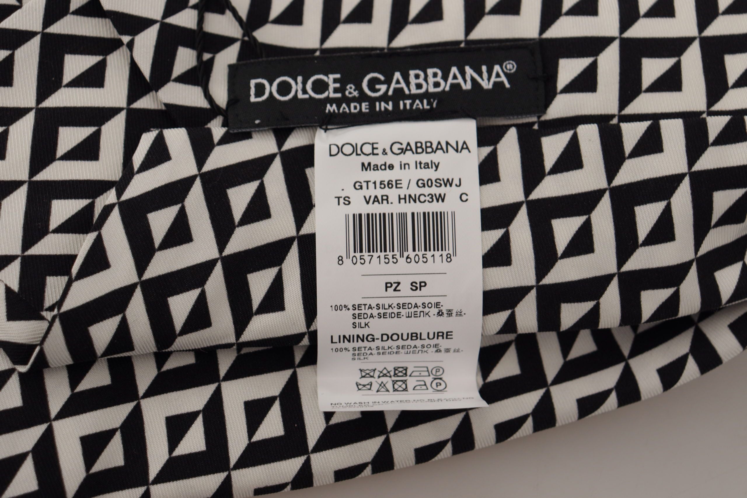 Cravată neagră elegantă din mătase Dolce & Gabbana pentru gentlemanul elegant