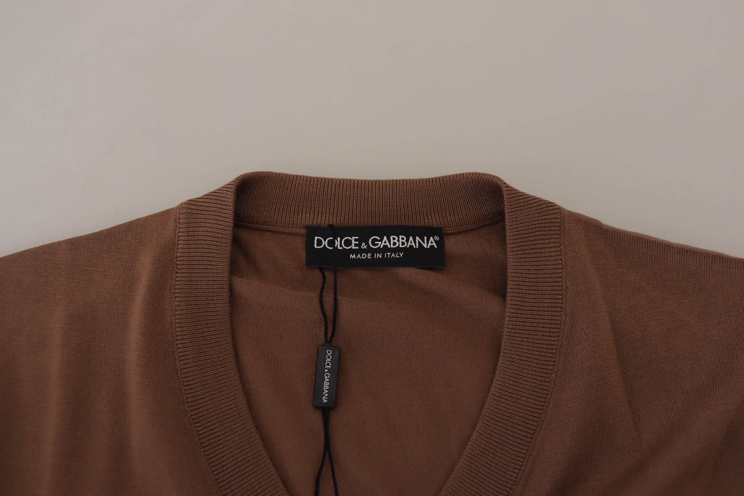 Dolce & Gabbana Eleganter Pullover aus Schurwolle mit V-Ausschnitt