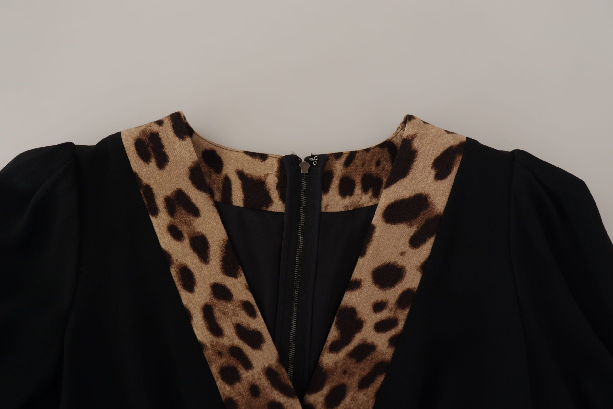 Dolce & Gabbana – Elegantes schwarzes A-Linien-Kleid mit V-Ausschnitt