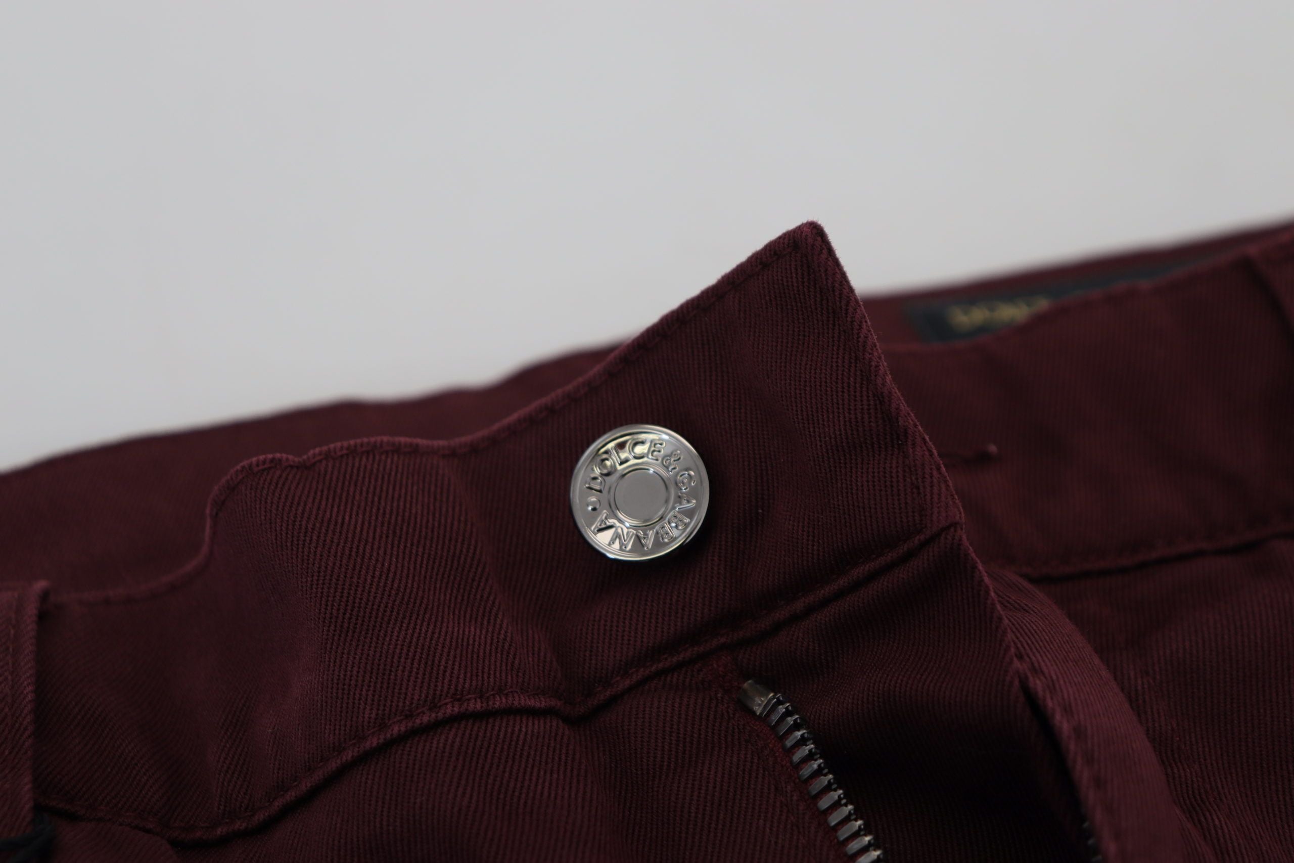 Dolce & Gabbana Slim Fit Bordeaux Jeans – Italienischer Luxus