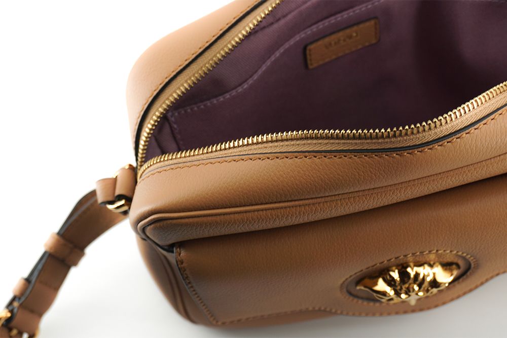 Versace Elegante Kameratasche aus braunem Leder mit Schulterriemen
