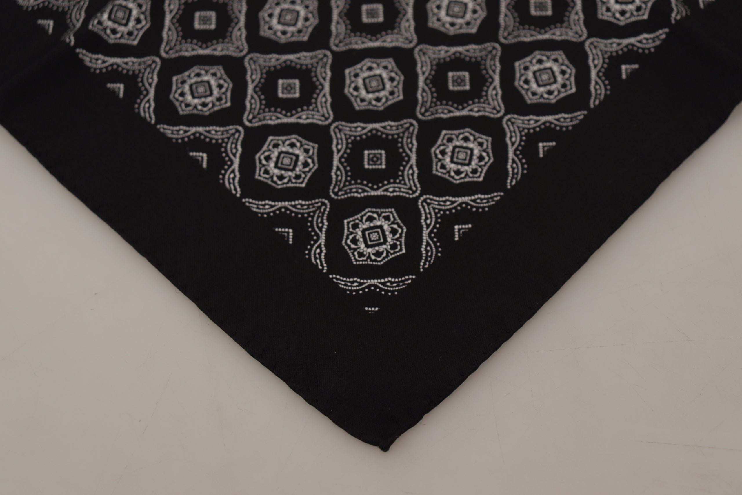 Dolce & Gabbana Eșarfă pătrată elegantă din mătase geometrică
