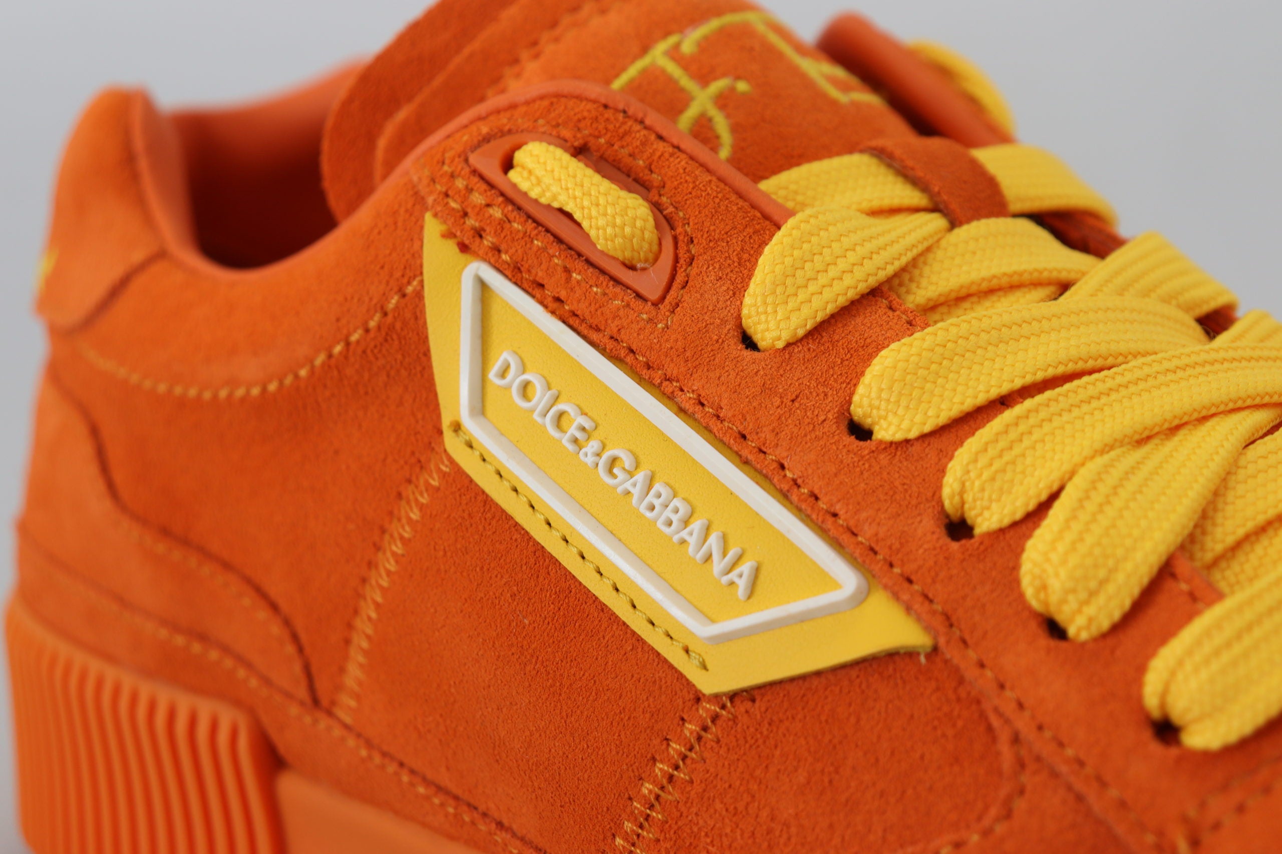 Dolce & Gabbana – Schicke Schnür-Sneakers aus orangefarbenem Wildleder