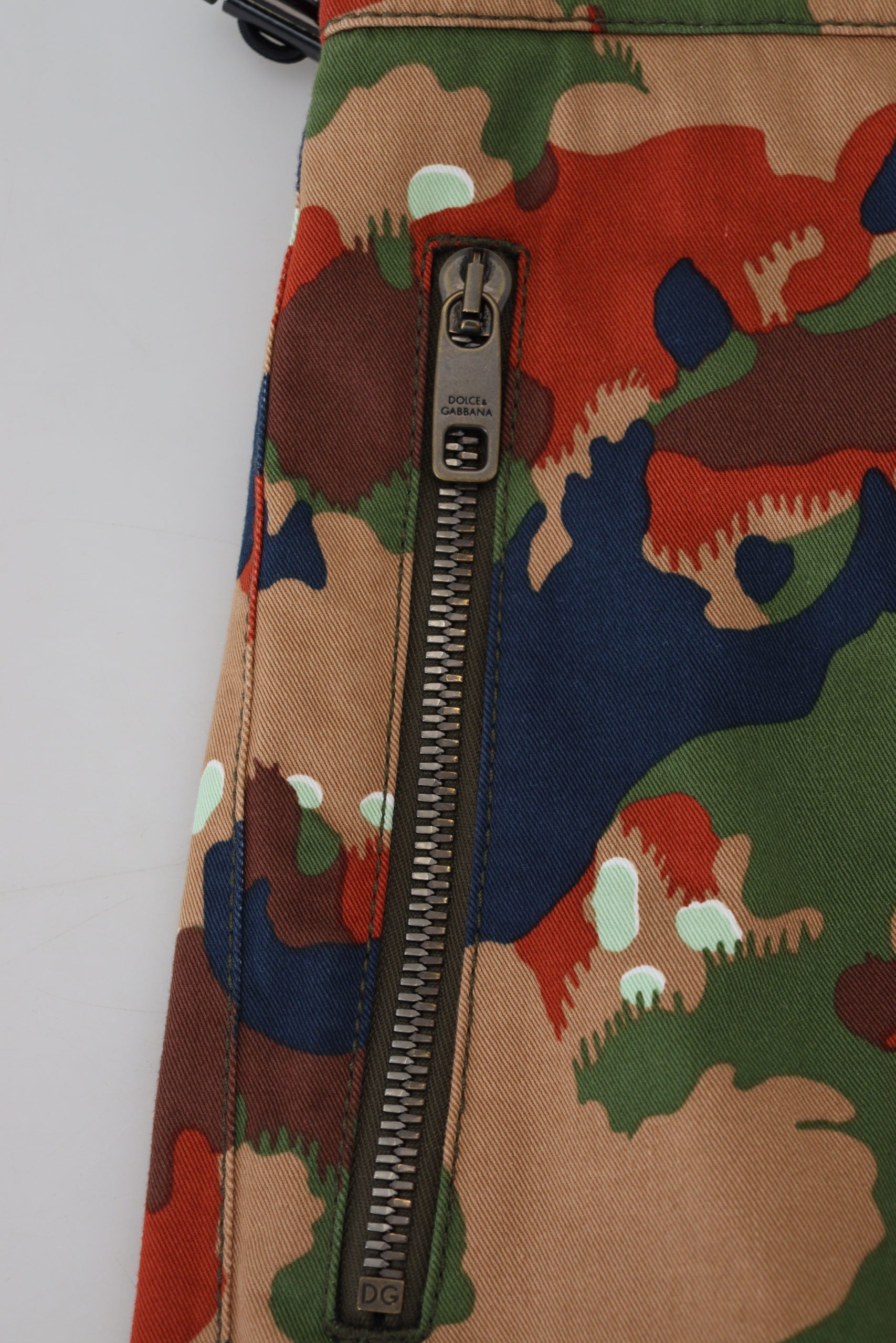 Pantaloni scurți cargo multicolori de designer italian Dolce & Gabbana