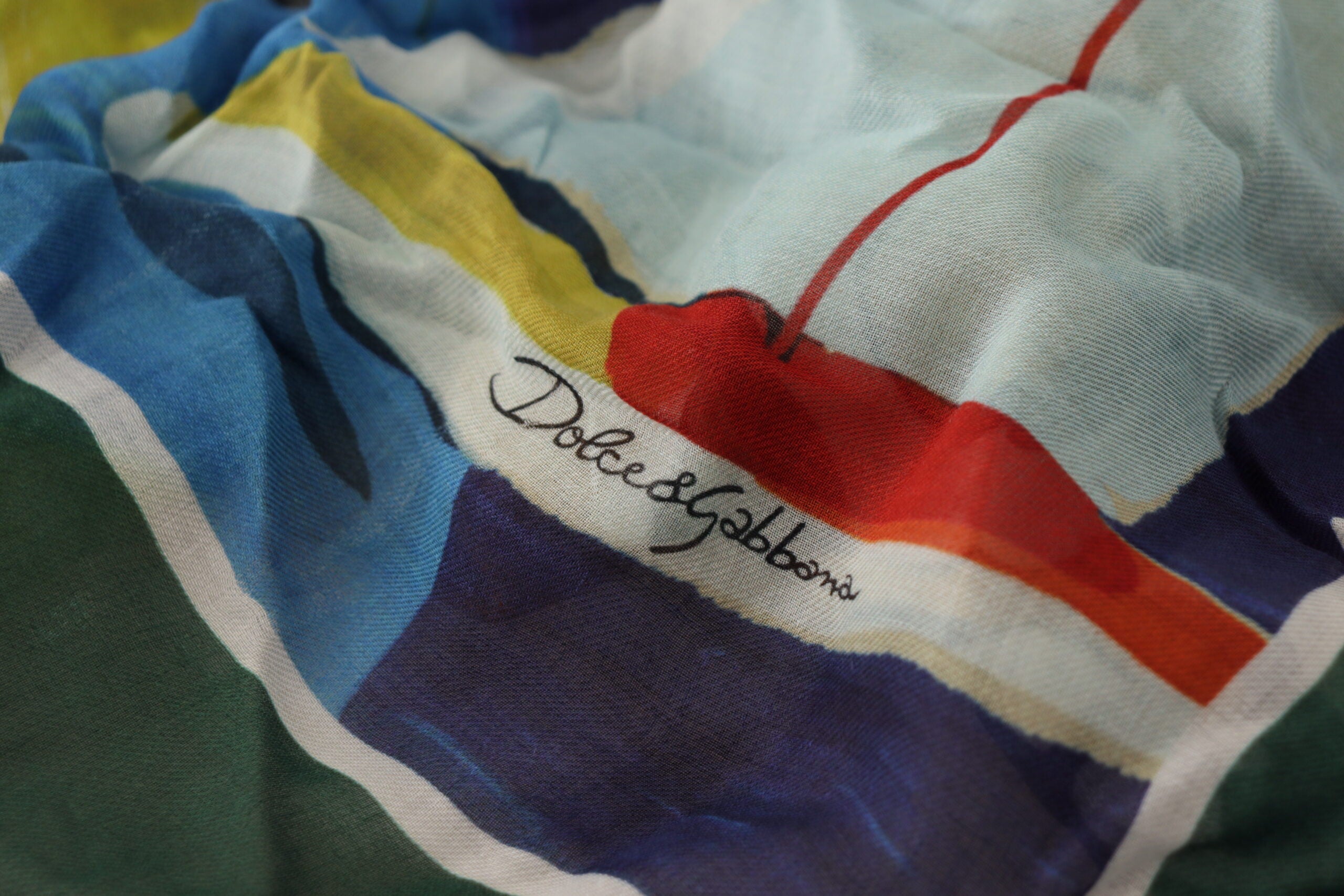Dolce & Gabbana Eșarfă pătrată elegantă din amestec de mătase multicoloră
