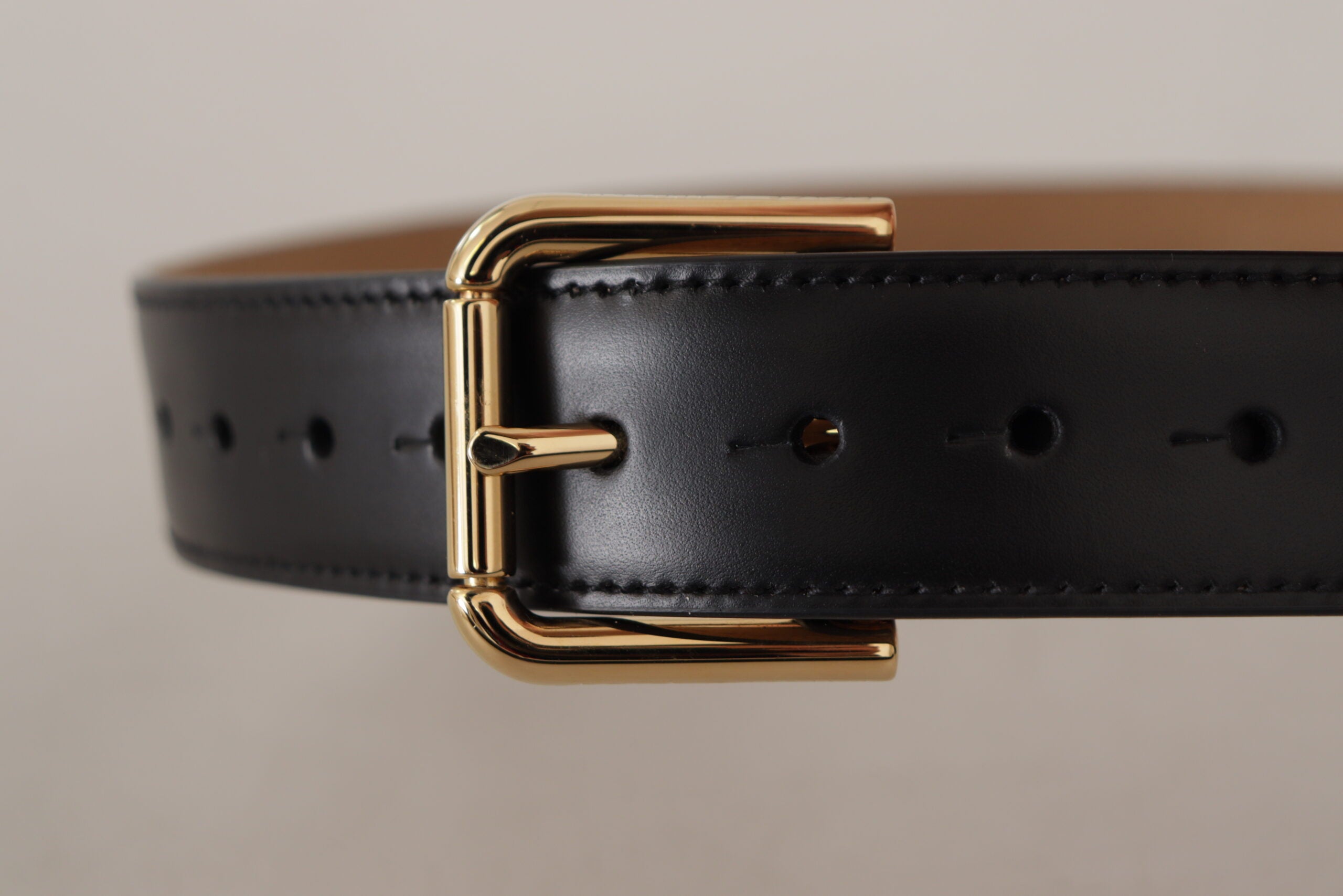 Dolce & Gabbana Eleganter Ledergürtel mit Logo-Schnalle