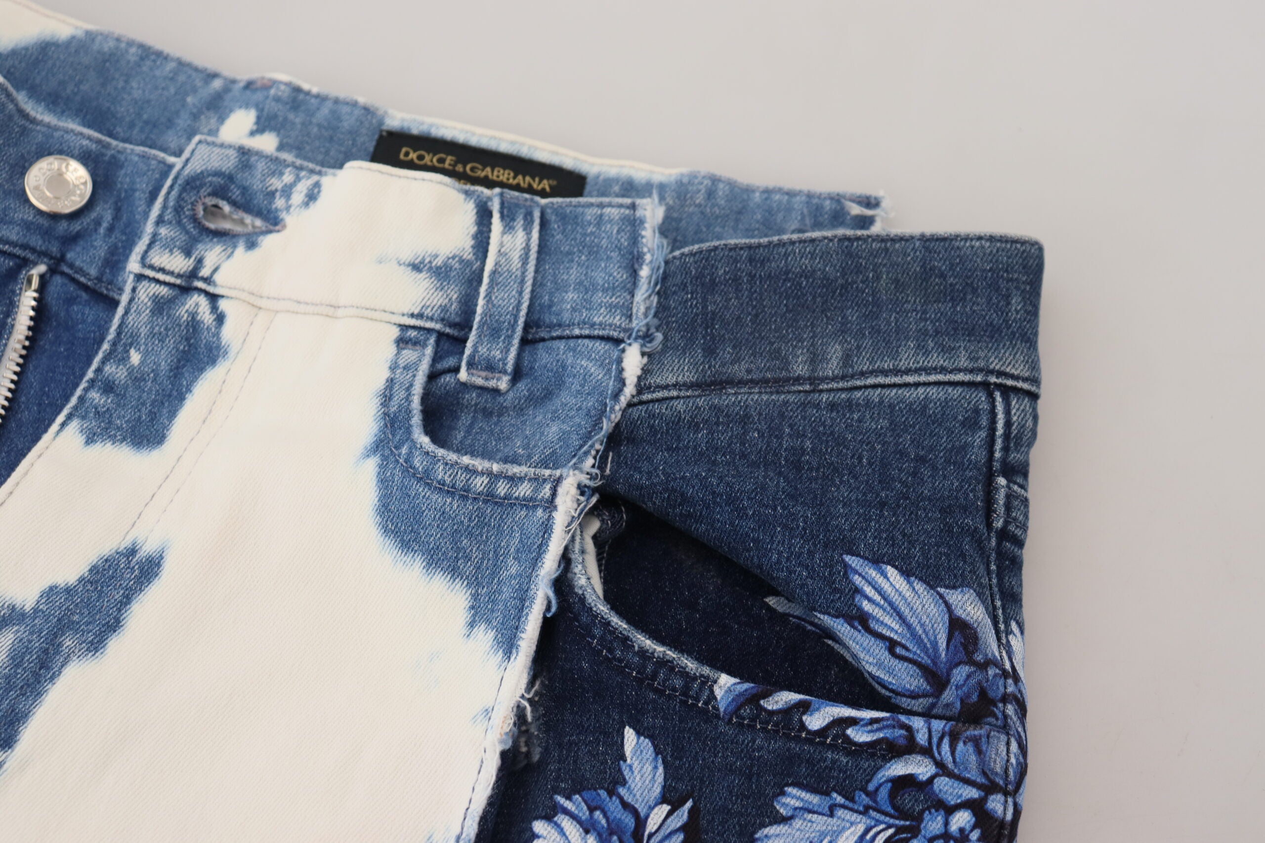 Dolce & Gabbana Elegante Loose Fit Jeanshose mit einzigartigem Print