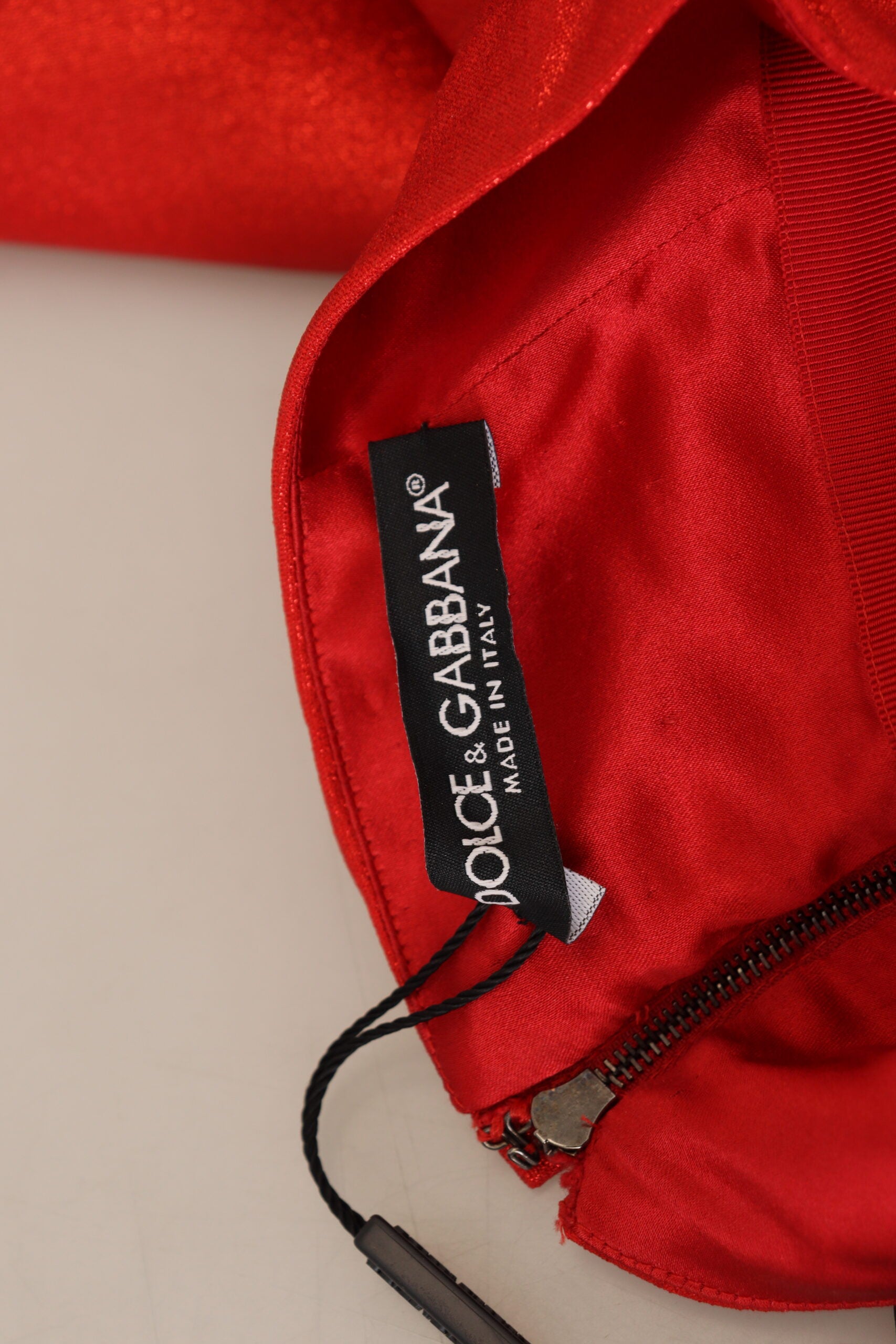 Dolce & Gabbana Metallic-Roter Minirock mit hoher Taille
