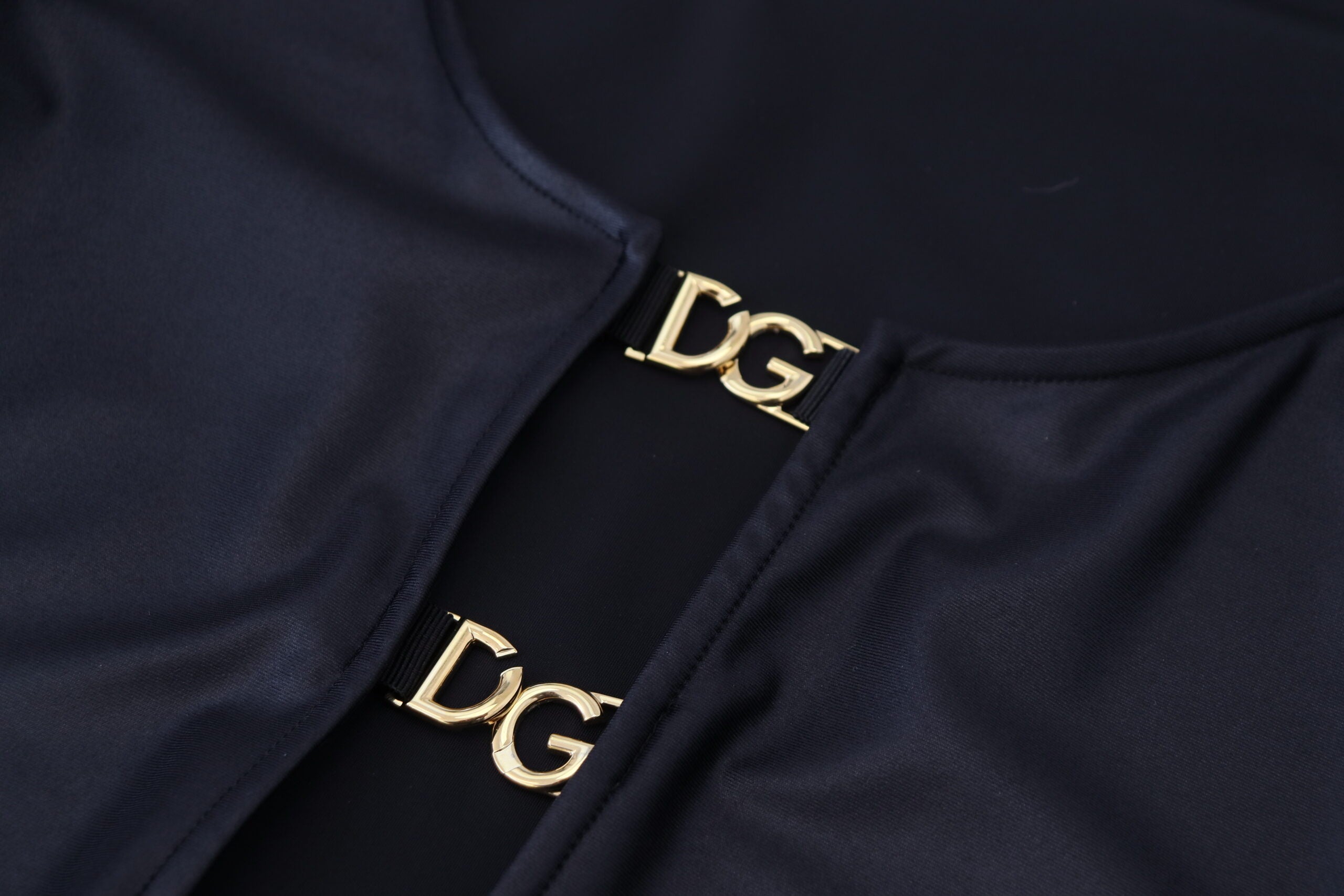 Dolce & Gabbana – Elegantes schwarzes Top mit 3/4-Ärmeln und goldenen Details