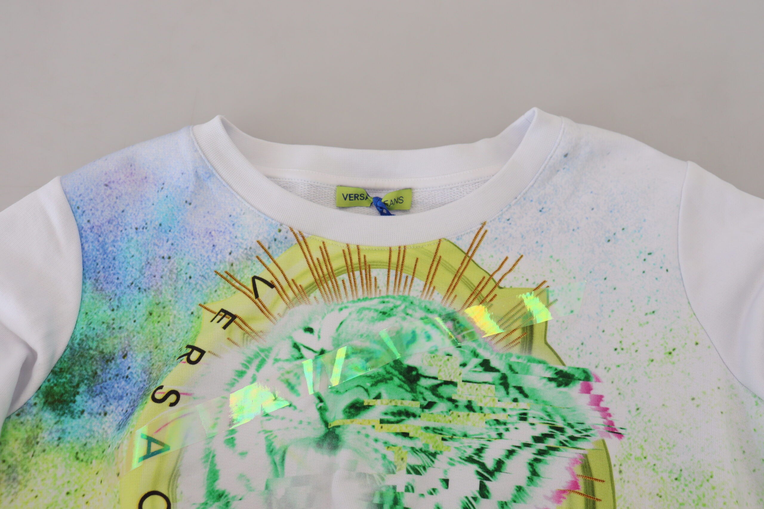 Versace Jeans Eleganter weißer Pullover mit Rundhalsausschnitt und Grafik