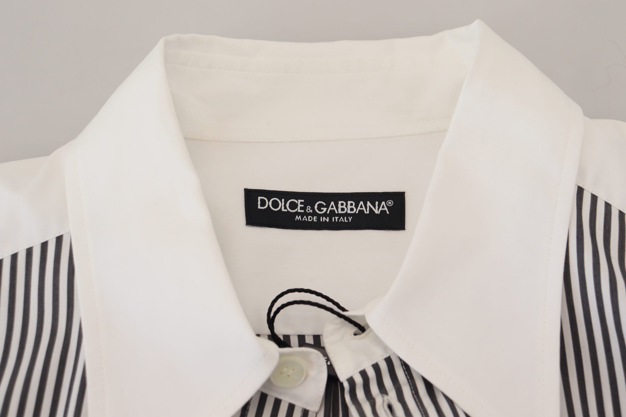 Dolce & Gabbana – Klassisches Button-Down-Hemd mit schwarzen und weißen Streifen