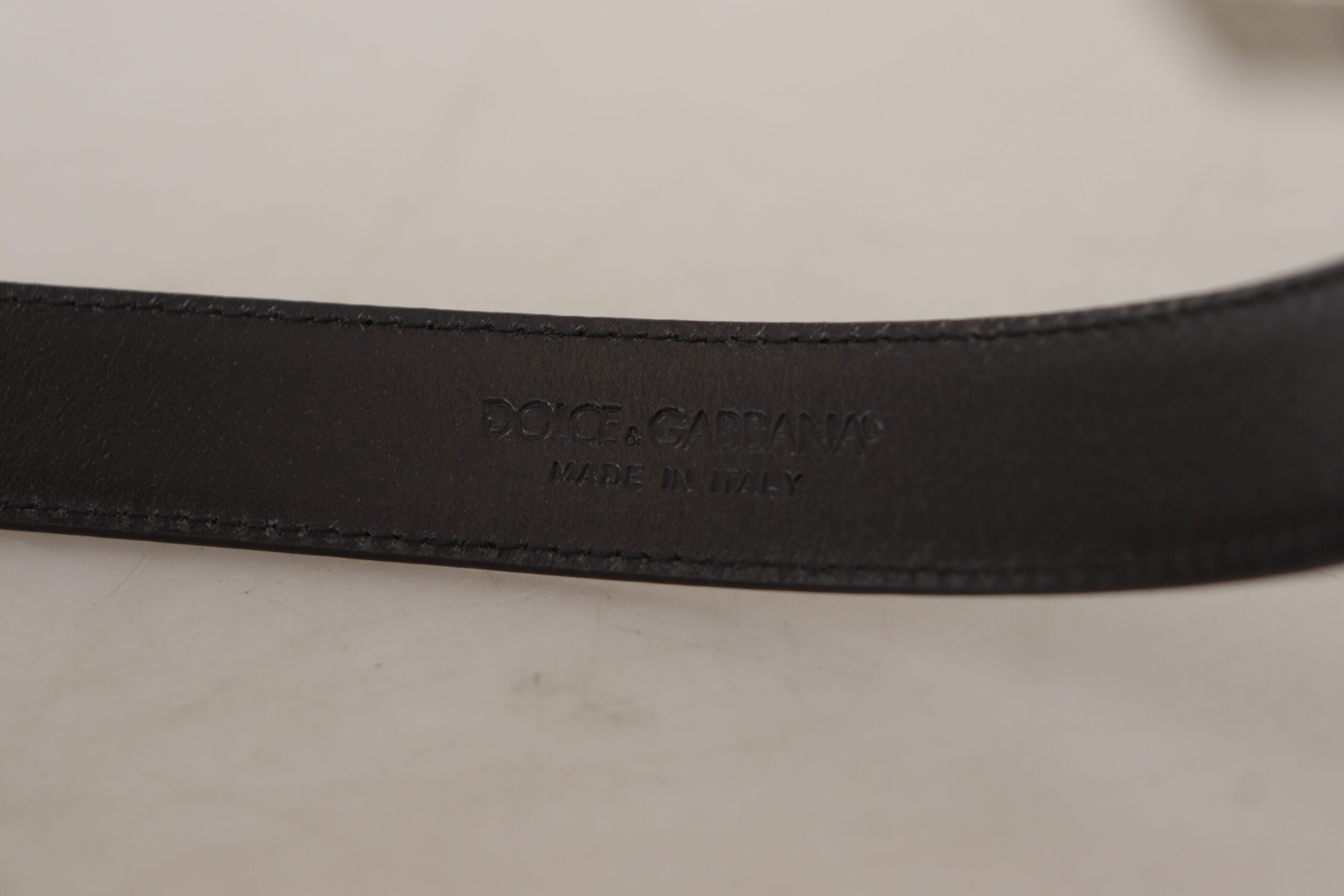 Curea Dolce & Gabbana Sleek din piele neagră cu cataramă metalică