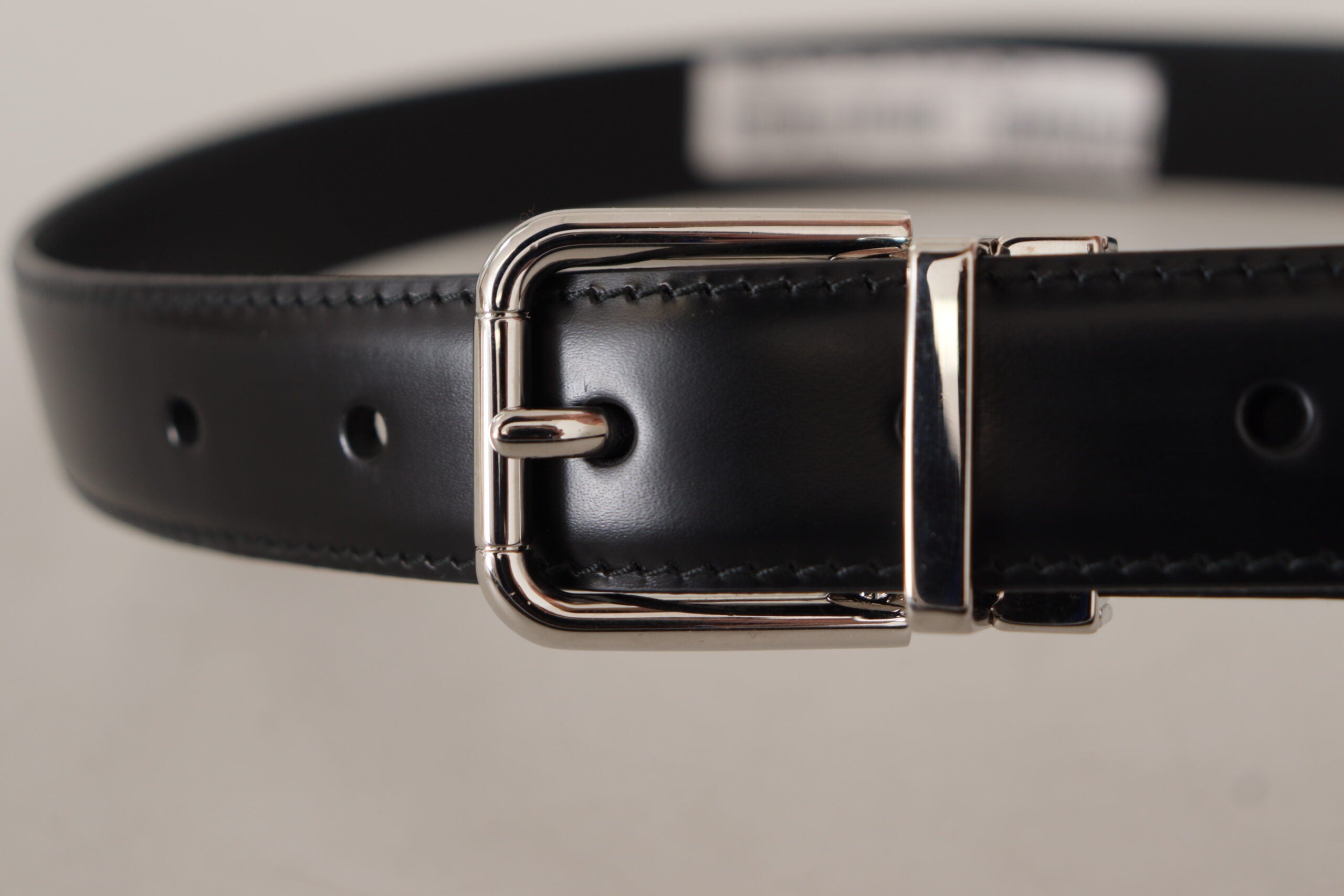 Curea Dolce & Gabbana Sleek din piele neagră cu cataramă metalică