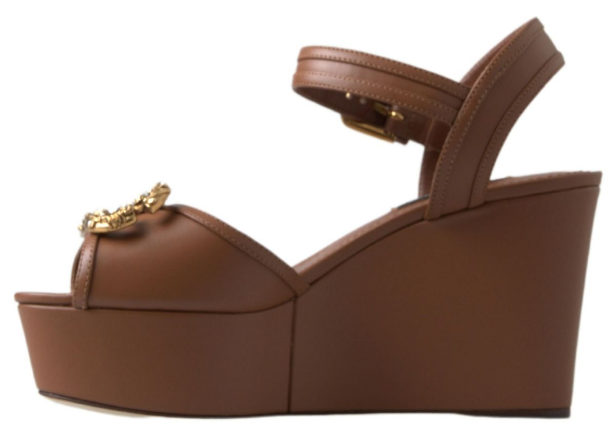 Dolce & Gabbana – Schicke Keilabsätze aus braunem Leder mit Knöchelriemen