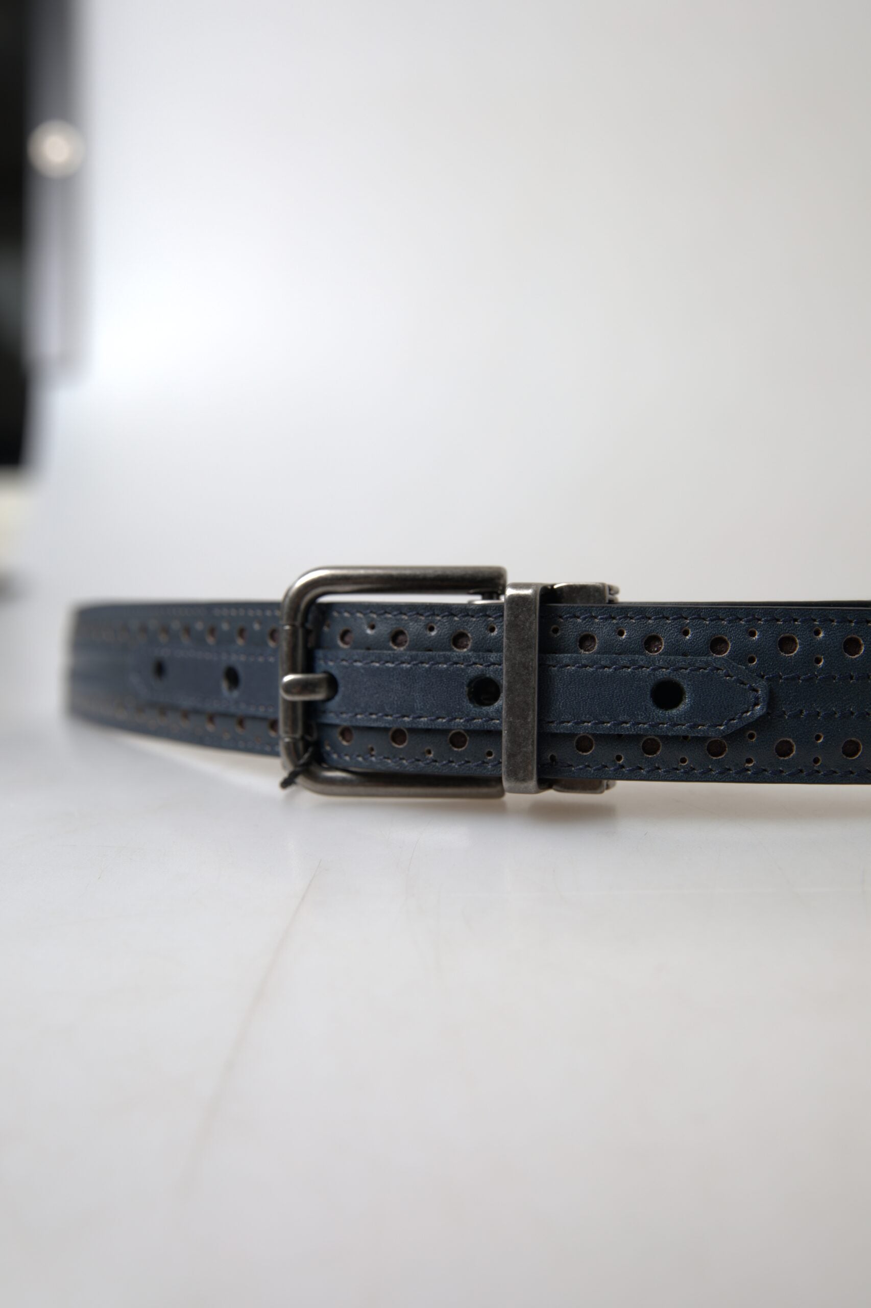 Curea elegantă din piele albastră Dolce & Gabbana cu cataramă metalică