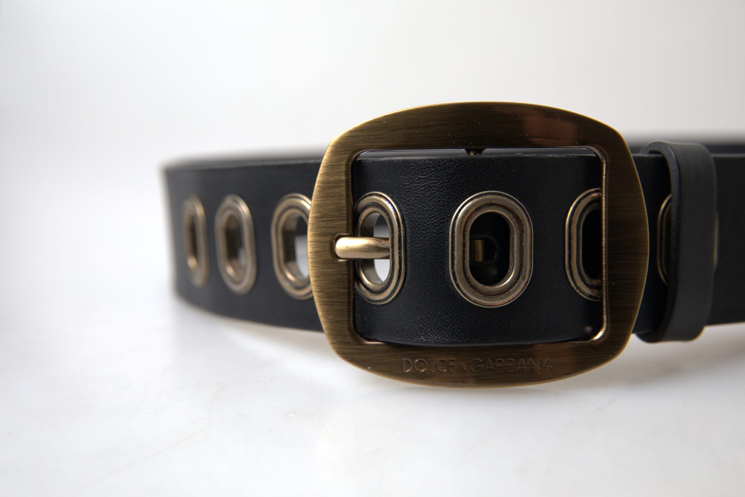 Curea elegantă din piele italiană Dolce & Gabbana cu cataramă metalică