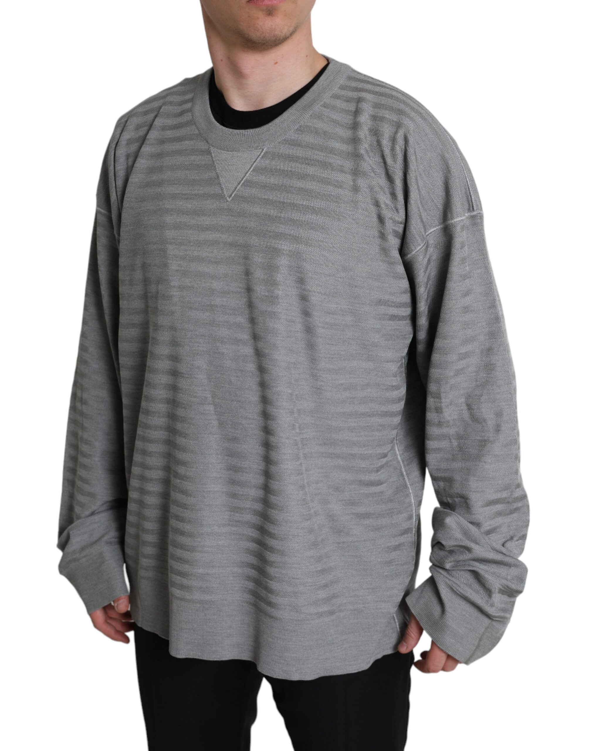 Dolce & Gabbana Eleganter grau gestreifter Seidenpullover mit Rundhalsausschnitt