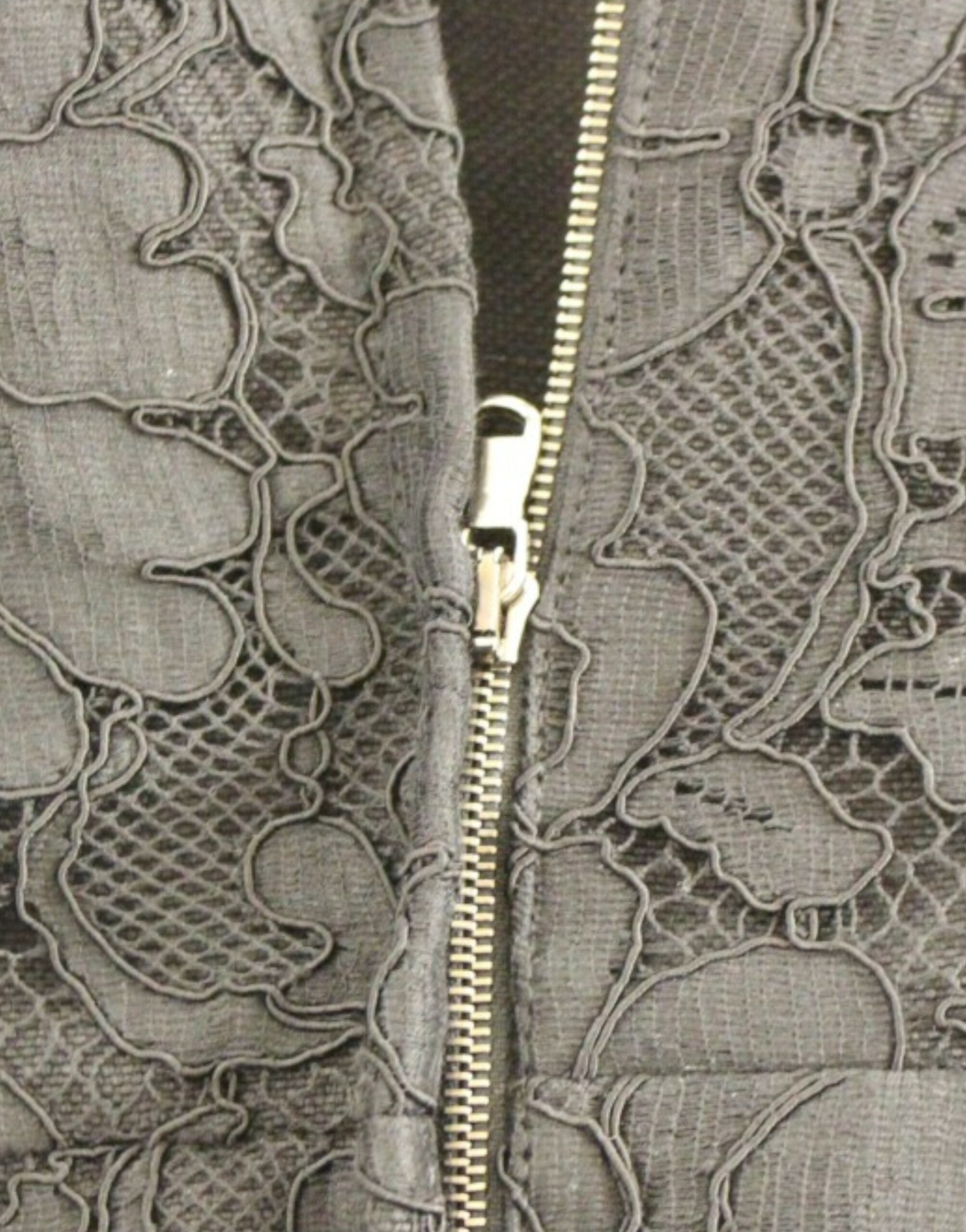 Dolce & Gabbana Elegantes schwarzes Kleid aus floraler Spitze