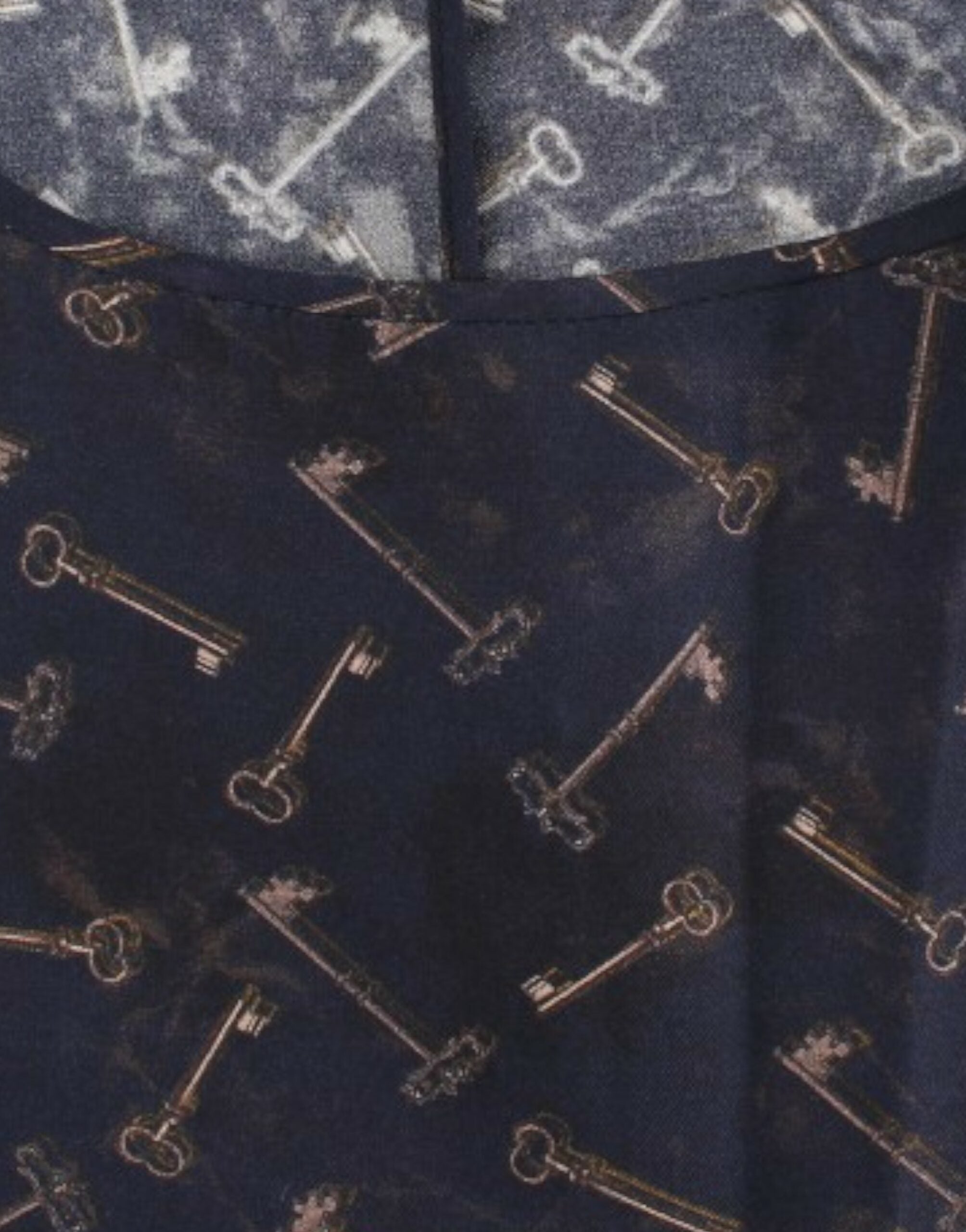 Dolce & Gabbana – Seidenbluse „Enchanted Sicily“ mit goldenem Schlüssel-Print