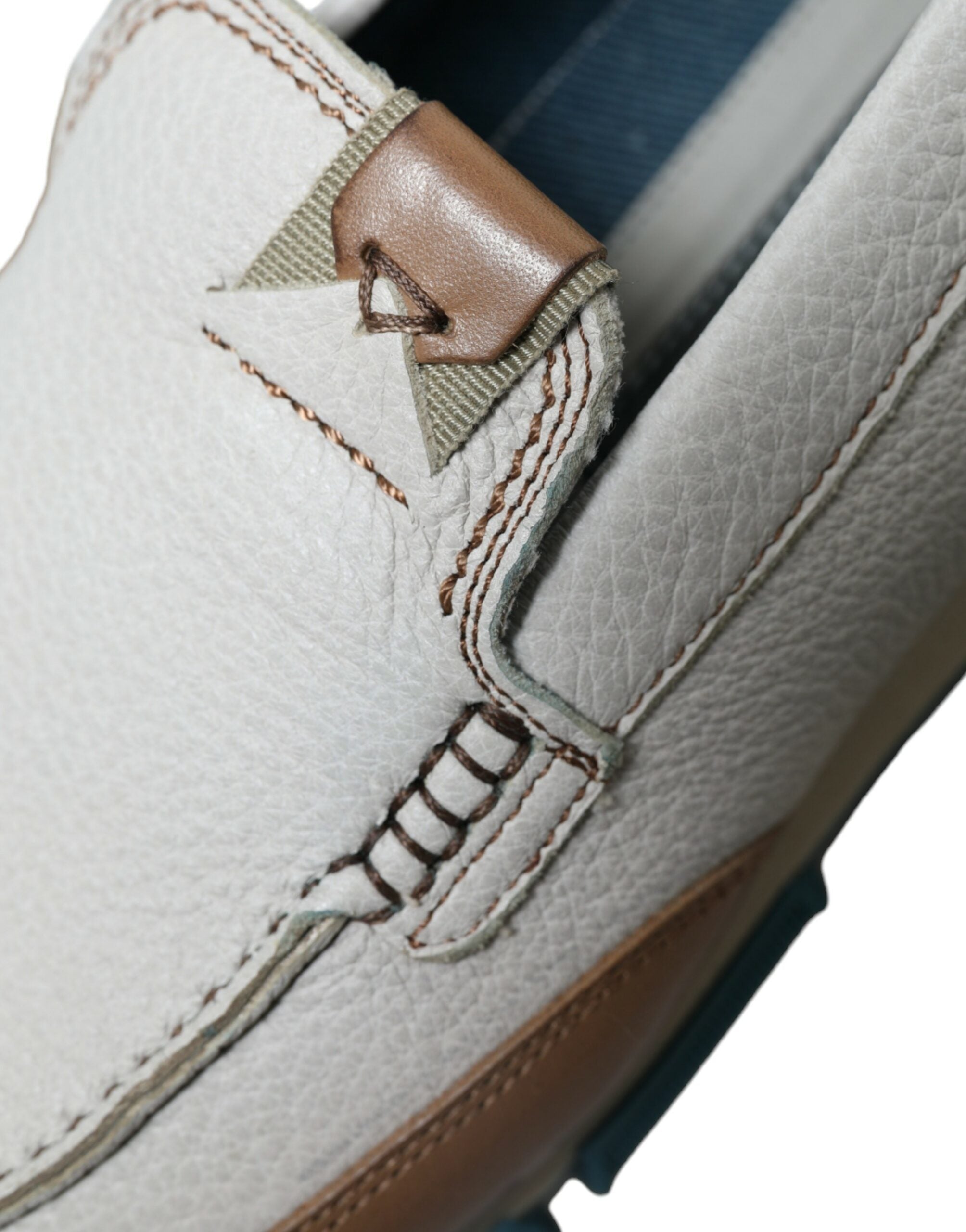 Dolce & Gabbana Elegante Loafer aus weißem Hirschleder