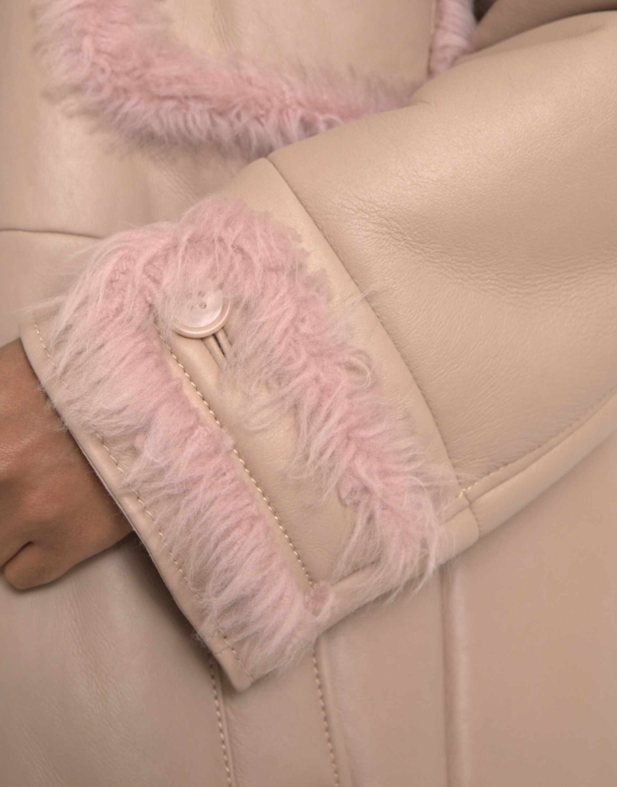 Jachetă Dolce & Gabbana bej roz din piele de miel shearling