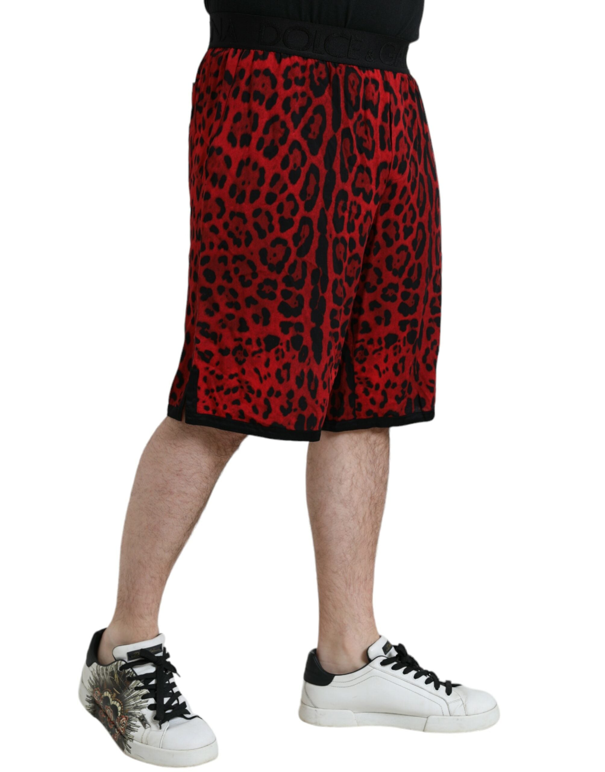 Dolce & Gabbana – Bermudashorts aus Viskose mit rotem Leopardenmuster