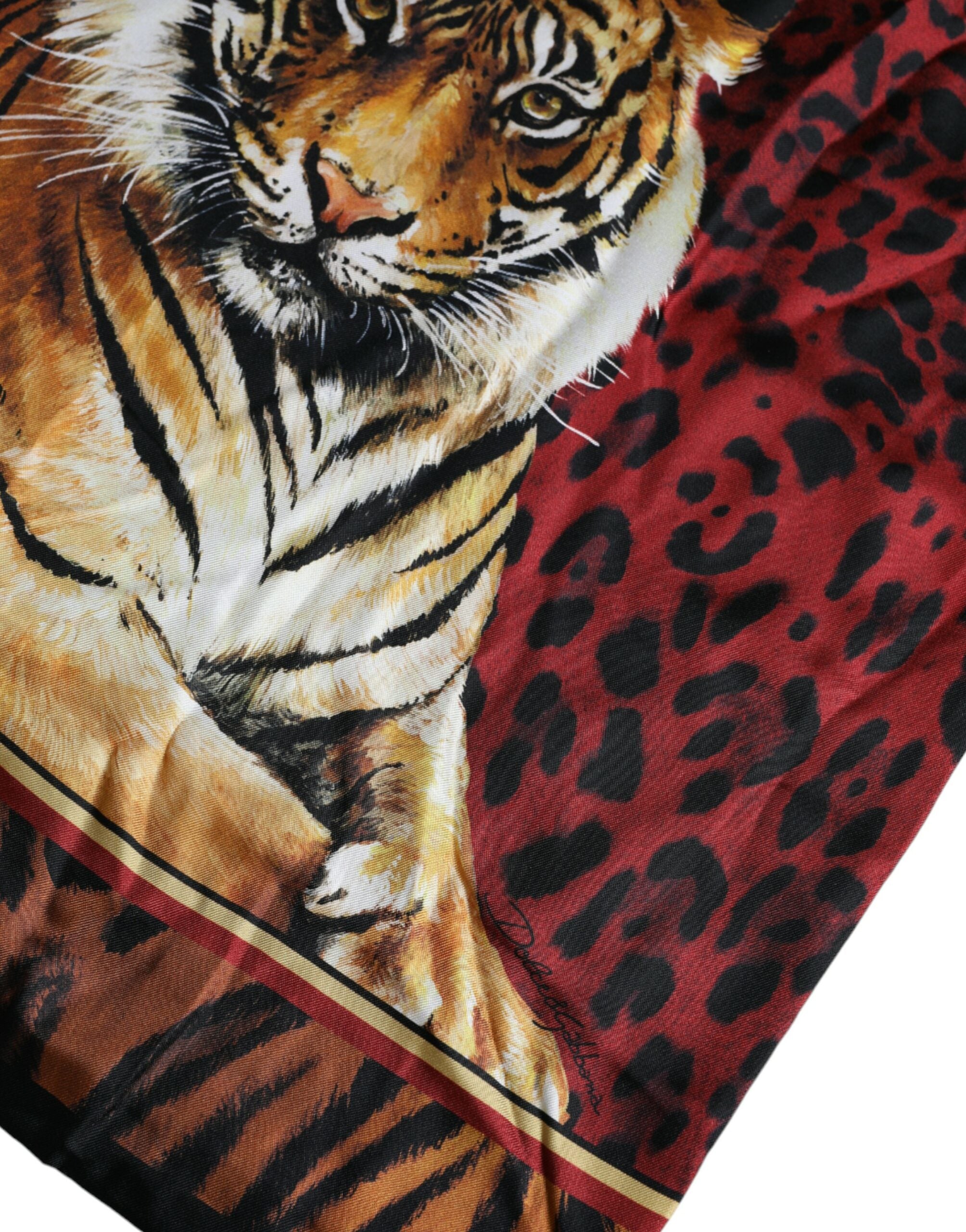 Dolce & Gabbana – Kurzärmliges Baumwoll-T-Shirt mit mehrfarbigem Tiger-Print