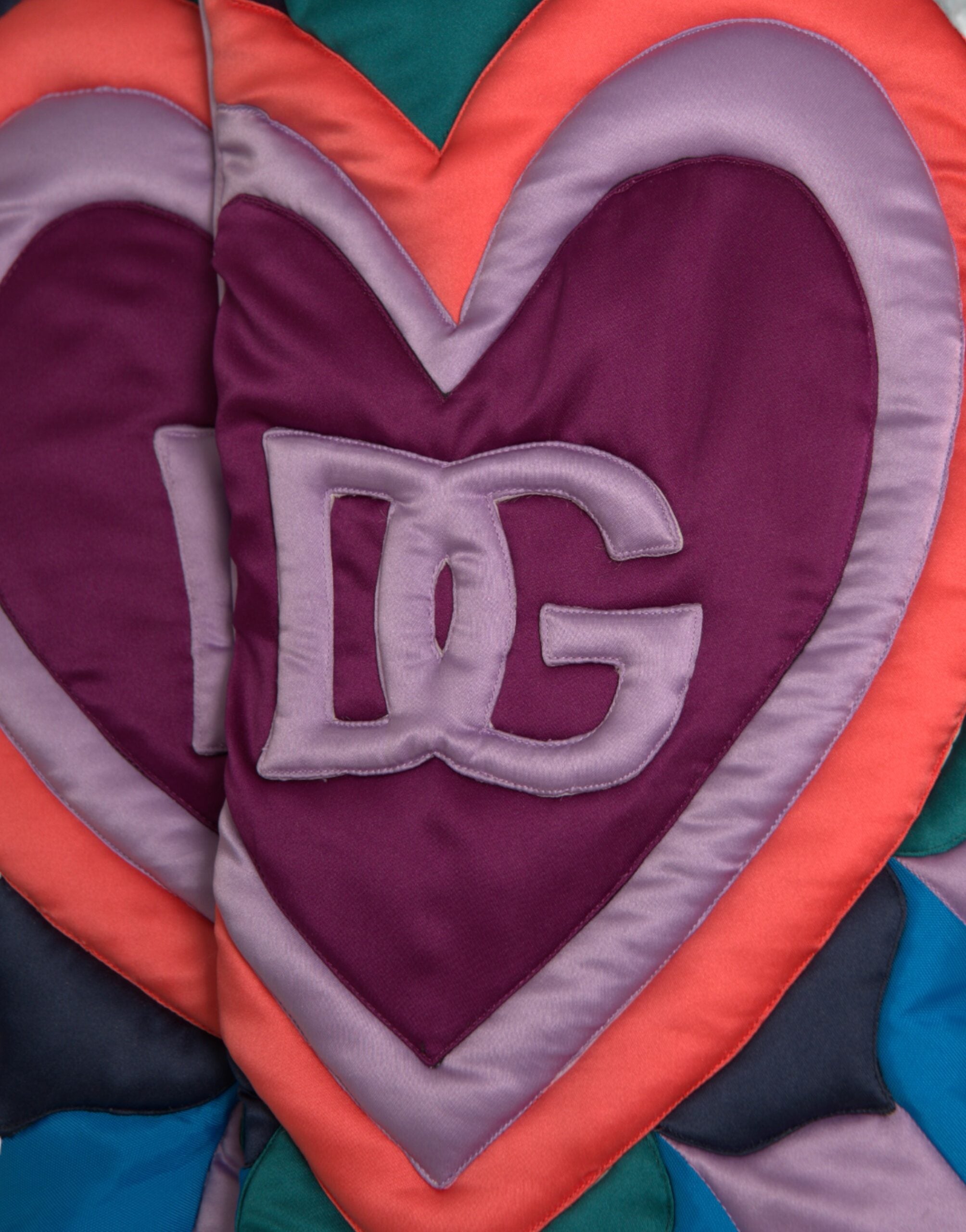 Dolce & Gabbana – Pufferjacke mit Kapuze und mehrfarbigem Herzlogo