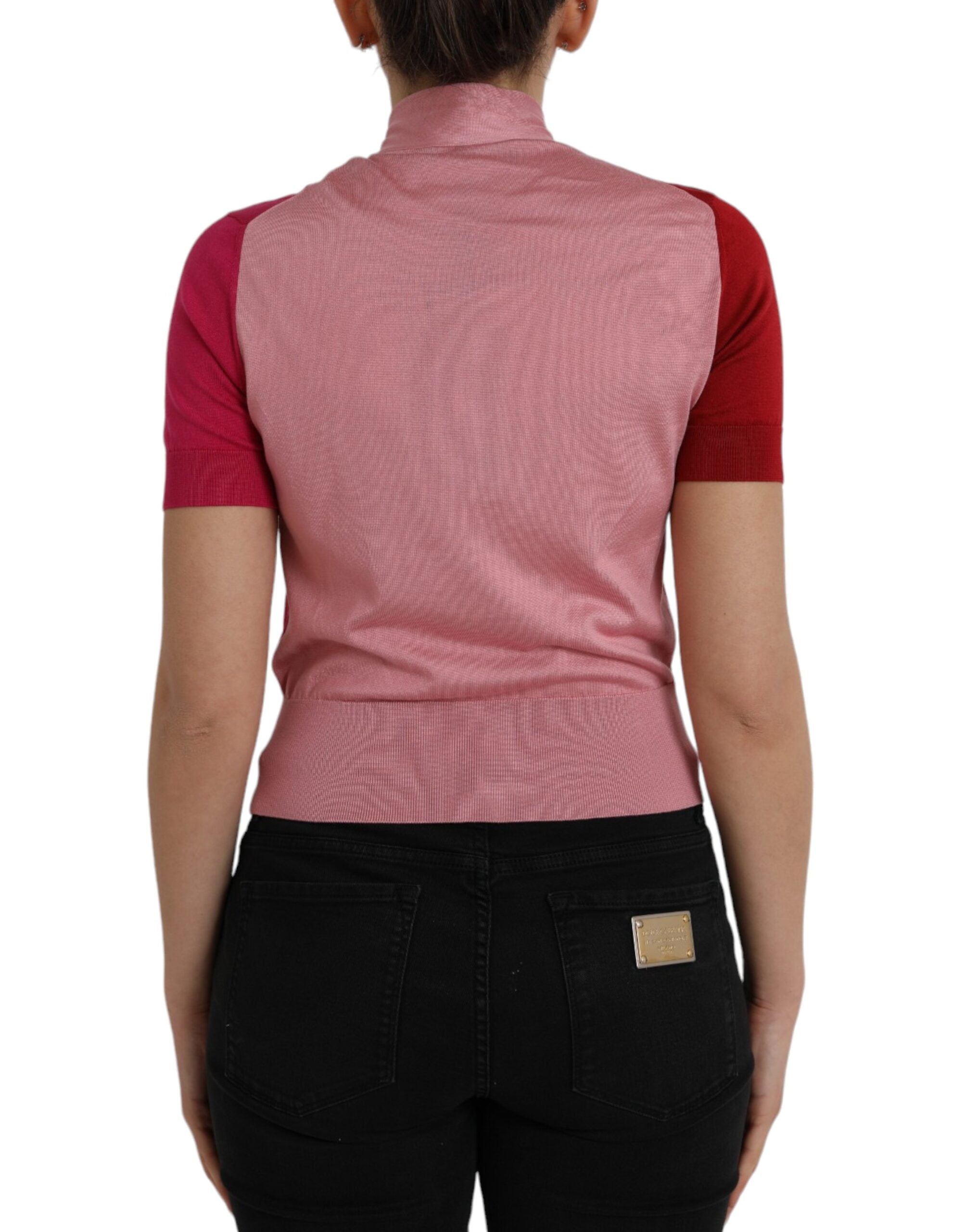Dolce & Gabbana – Rosafarbenes Pullover-Oberteil mit Ascot-Kragen und kurzen Ärmeln