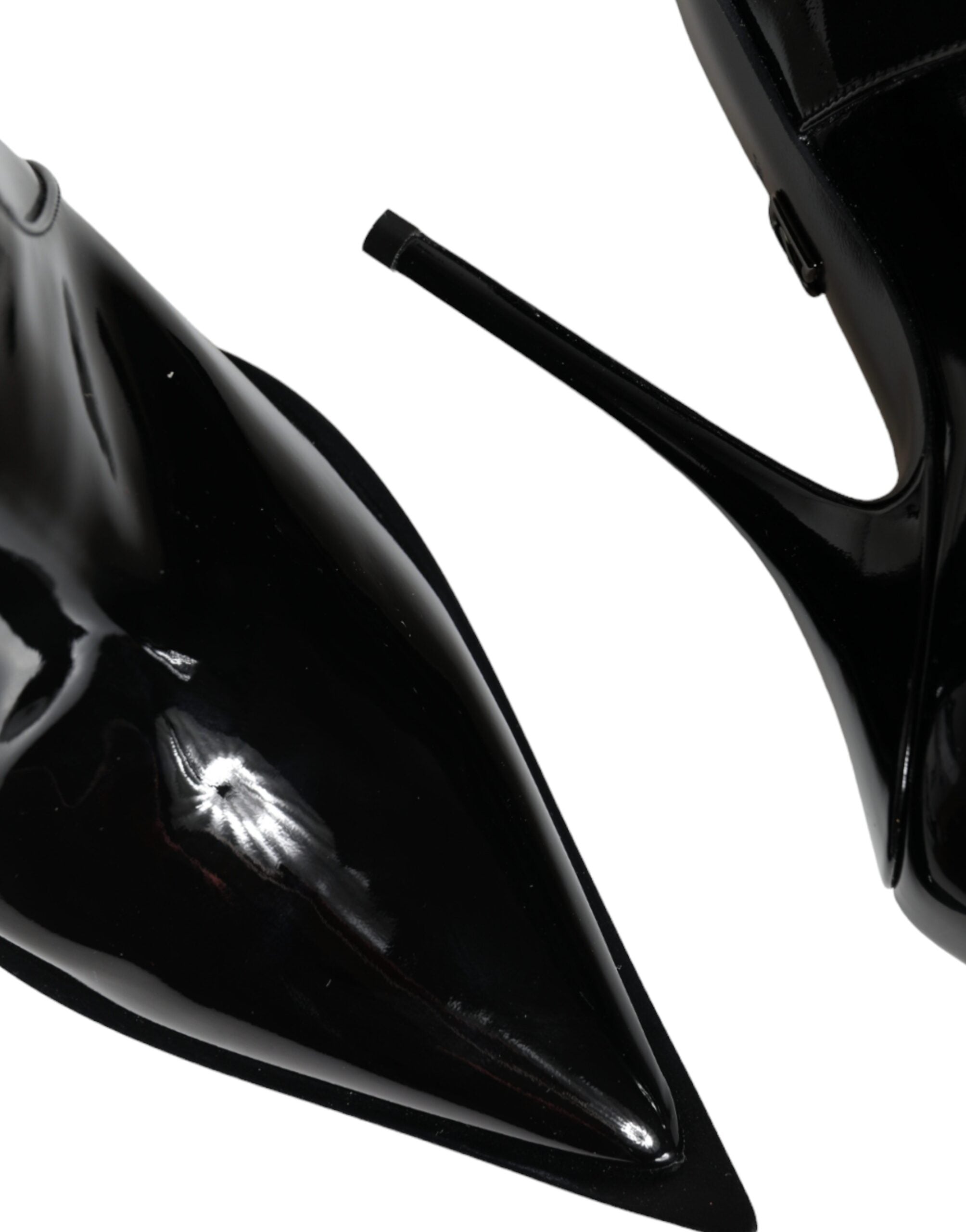 Dolce & Gabbana – Spitze Stiefeletten aus schwarzem Lackleder