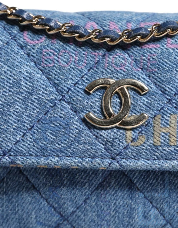 Chanel Denim Mood Flap Micro-Schultertasche mit Logo-Print und Fransen
