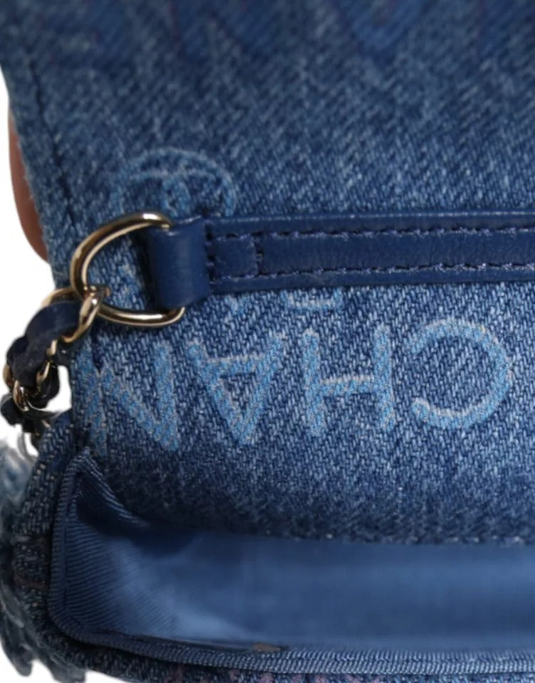 Chanel Denim Mood Flap Micro-Schultertasche mit Logo-Print und Fransen