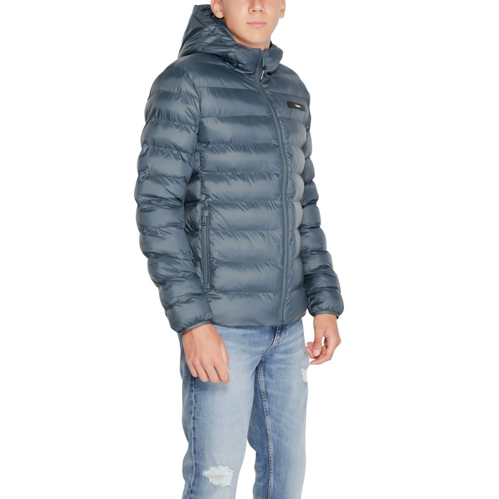 Calvin Klein – Schwarze Jacke aus recyceltem Polyester