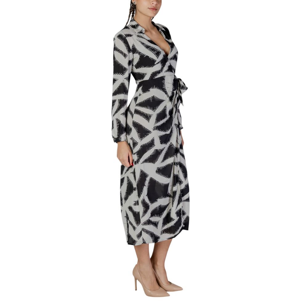Jacqueline De Yong Schwarzes Longshirt aus recyceltem Polyester