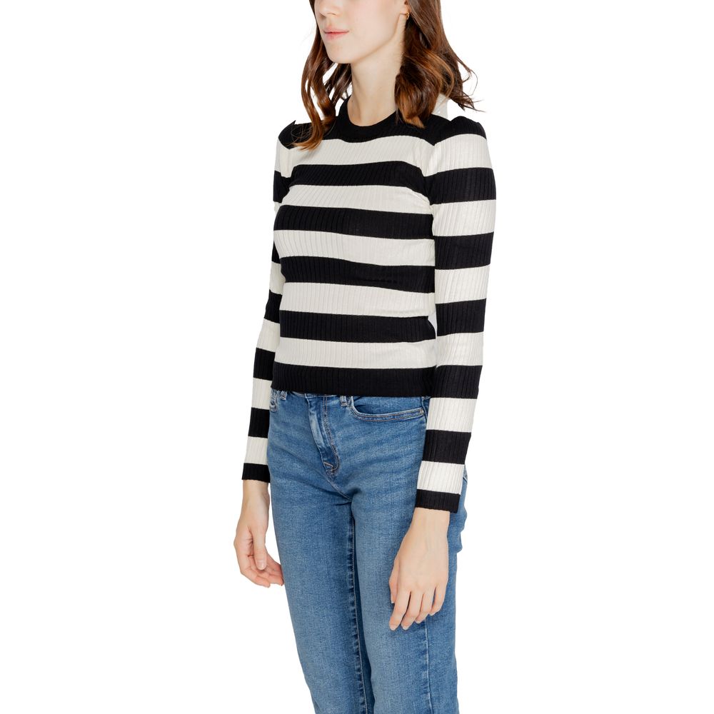 Bluze și tricou Jacqueline De Yong negre din viscoză