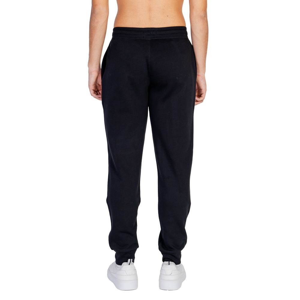 Lenjerie intimă Emporio Armani, blugi și pantaloni negri din bumbac
