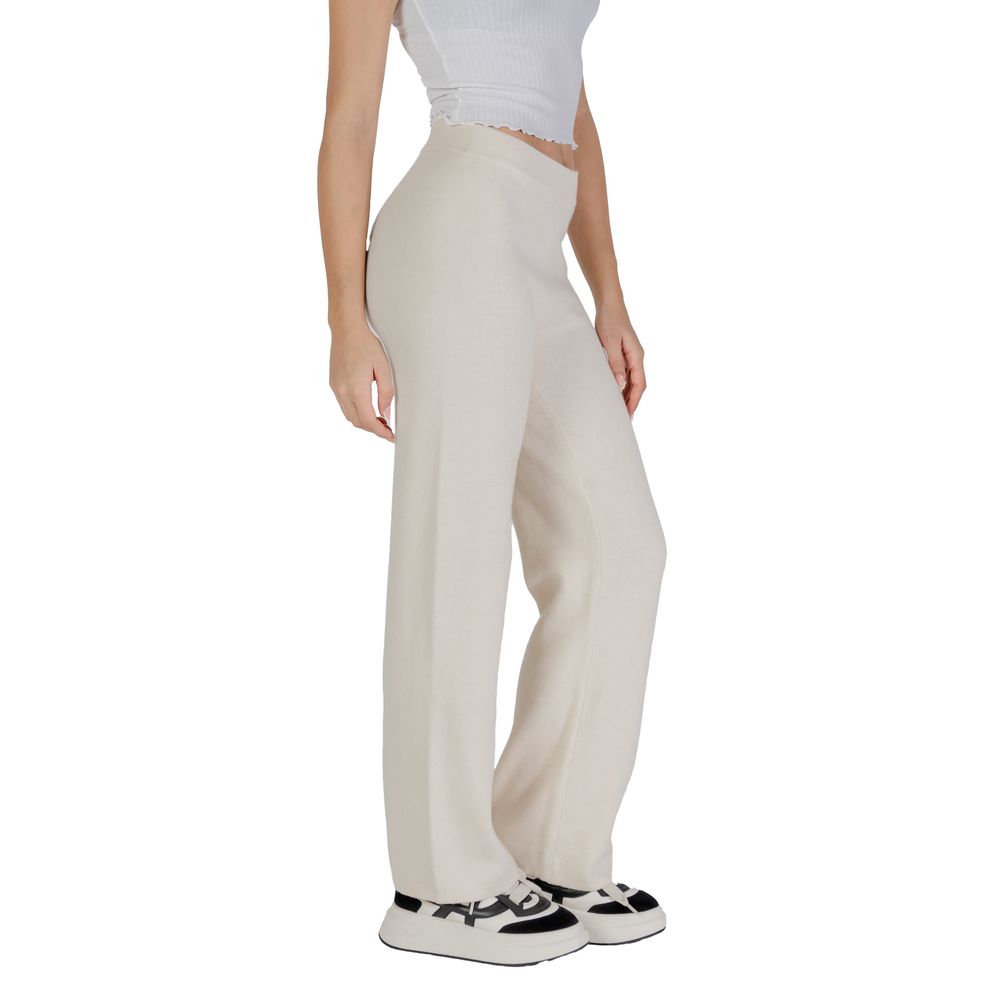 Blugi și pantaloni Vero Moda din viscoză crem