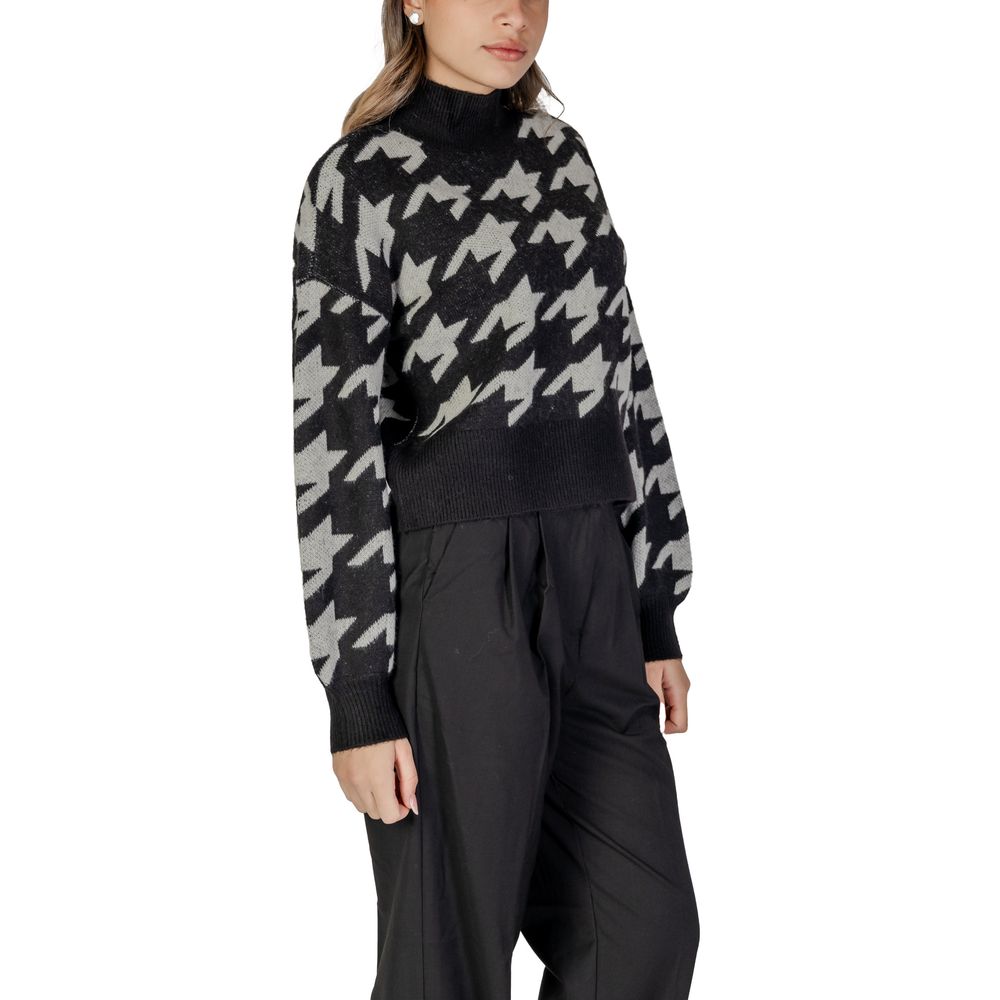 Vero Moda Schwarzer Marabou-Pullover