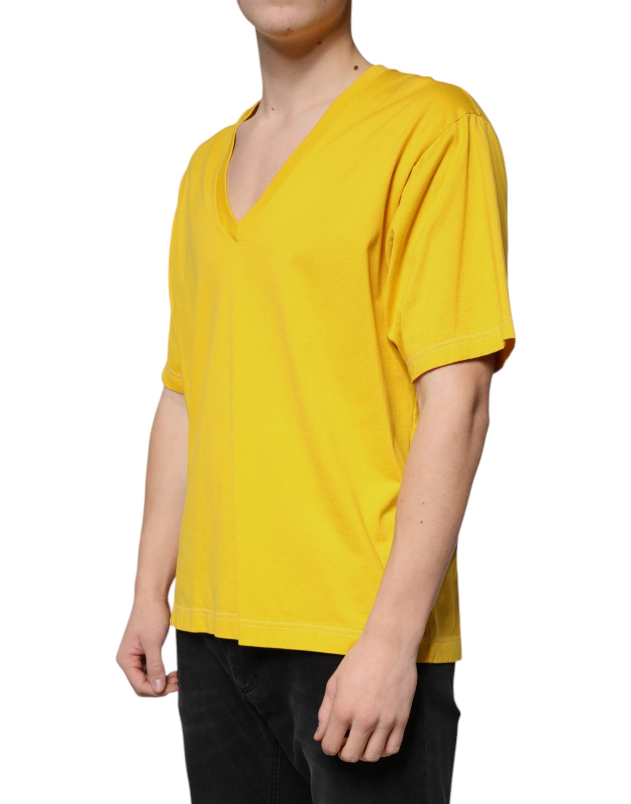 Dolce & Gabbana – Gelbes T-Shirt aus Baumwolle mit V-Ausschnitt und kurzen Ärmeln