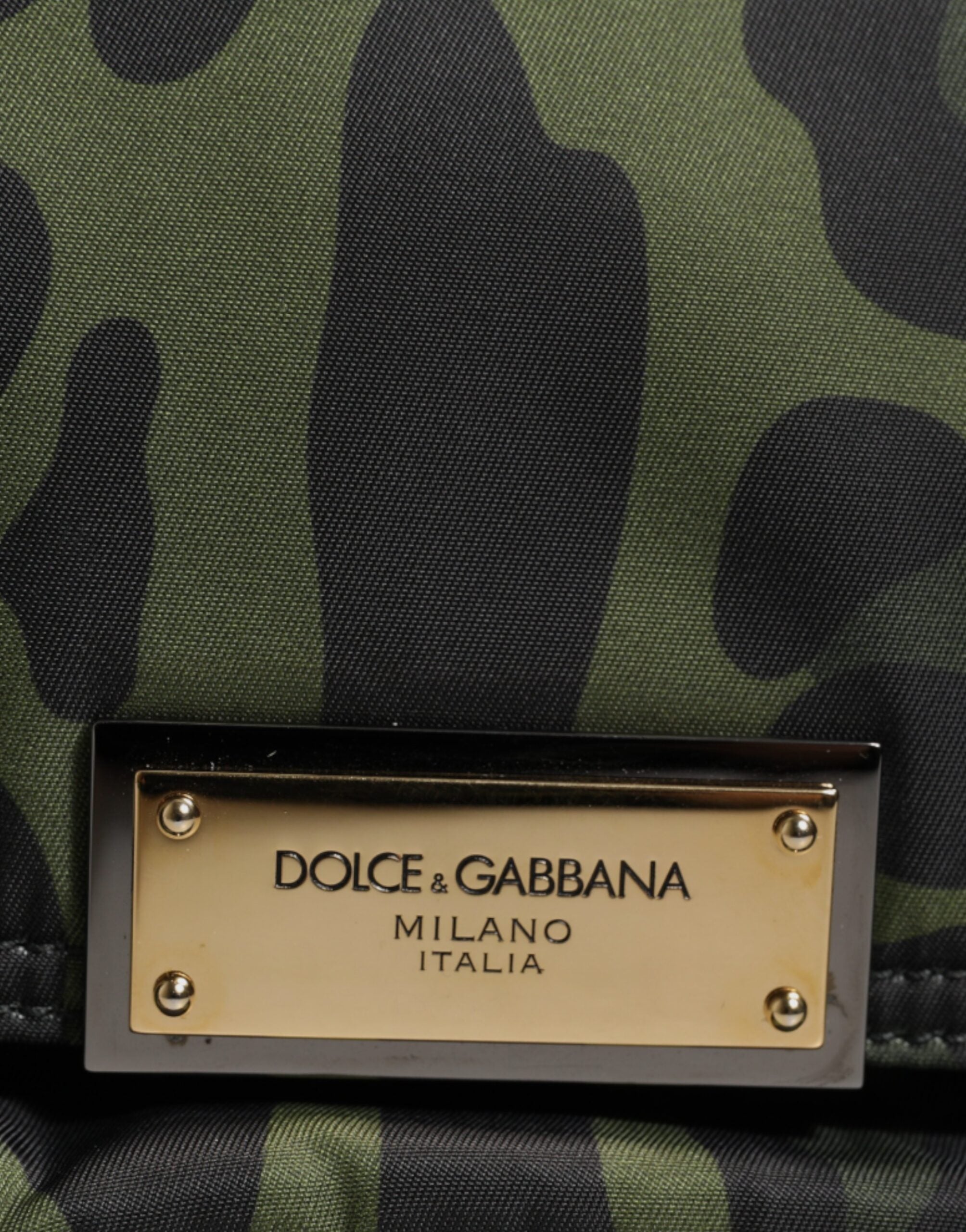 Dolce & Gabbana – Grüne Umhängetasche aus Nylon mit Leopardenmuster