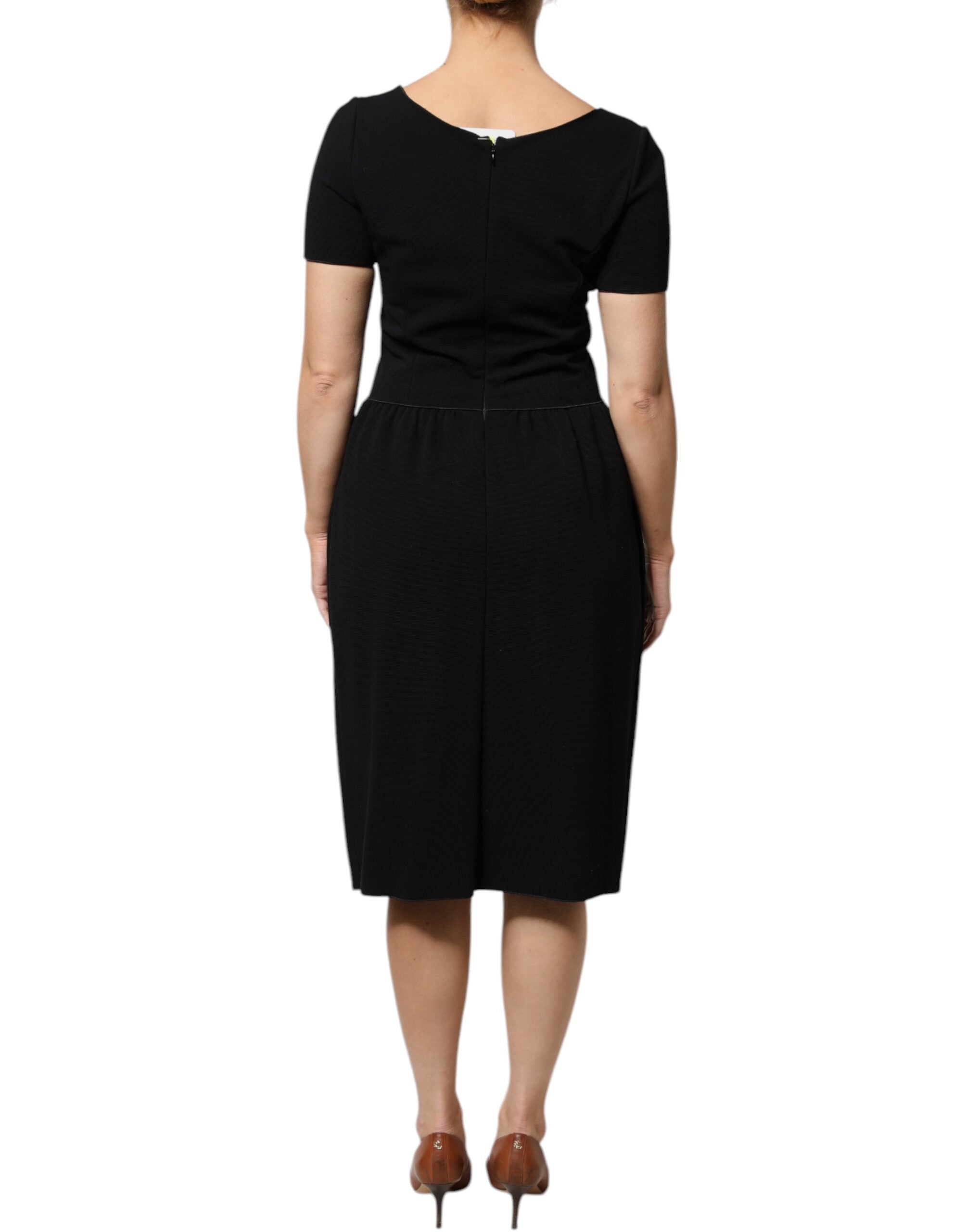 Rochie midi Emporio Armani neagră din viscoză, cu mâneci scurte, model teacă