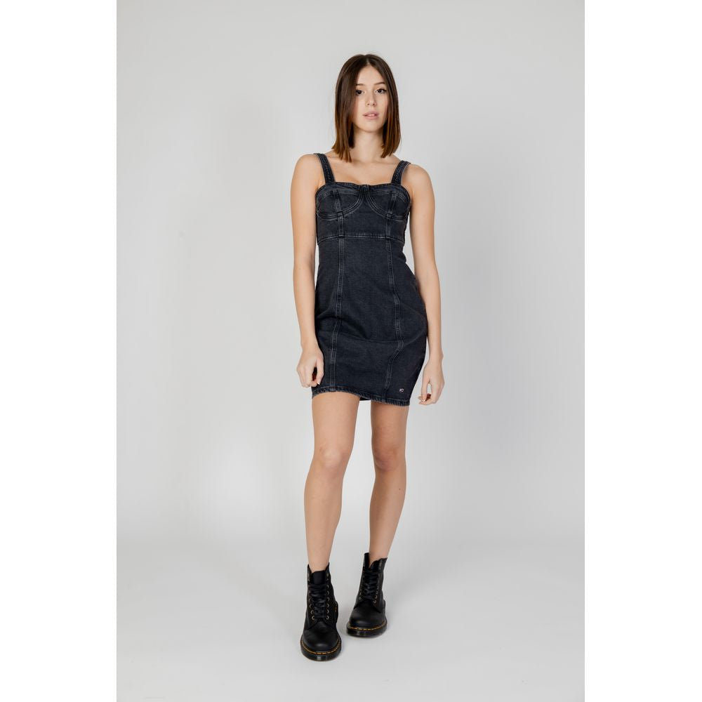 Tommy Hilfiger Jeans – Schwarzes Midikleid aus recycelter Baumwolle