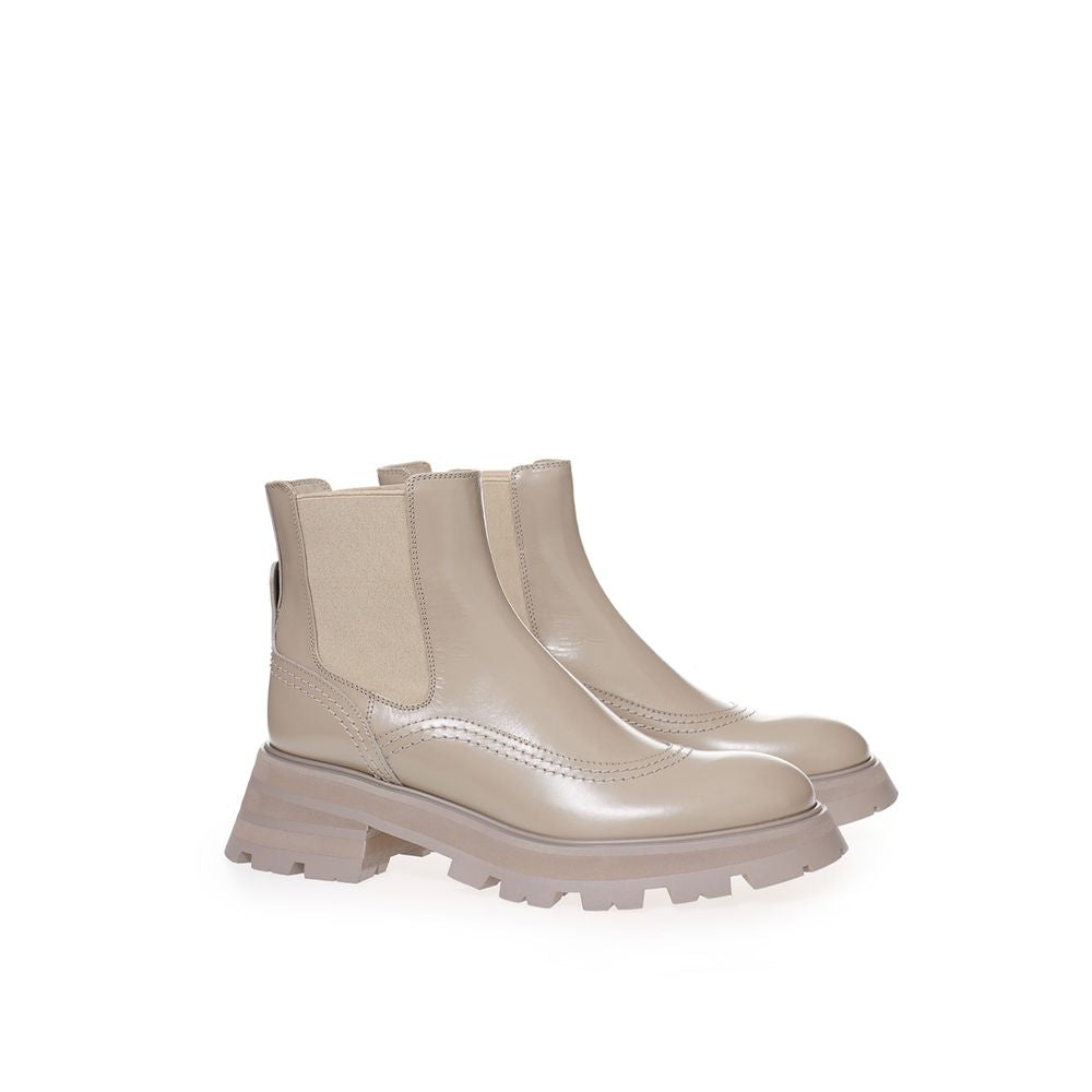 Ghete elegante din piele gri Alexander McQueen pentru pași eleganți