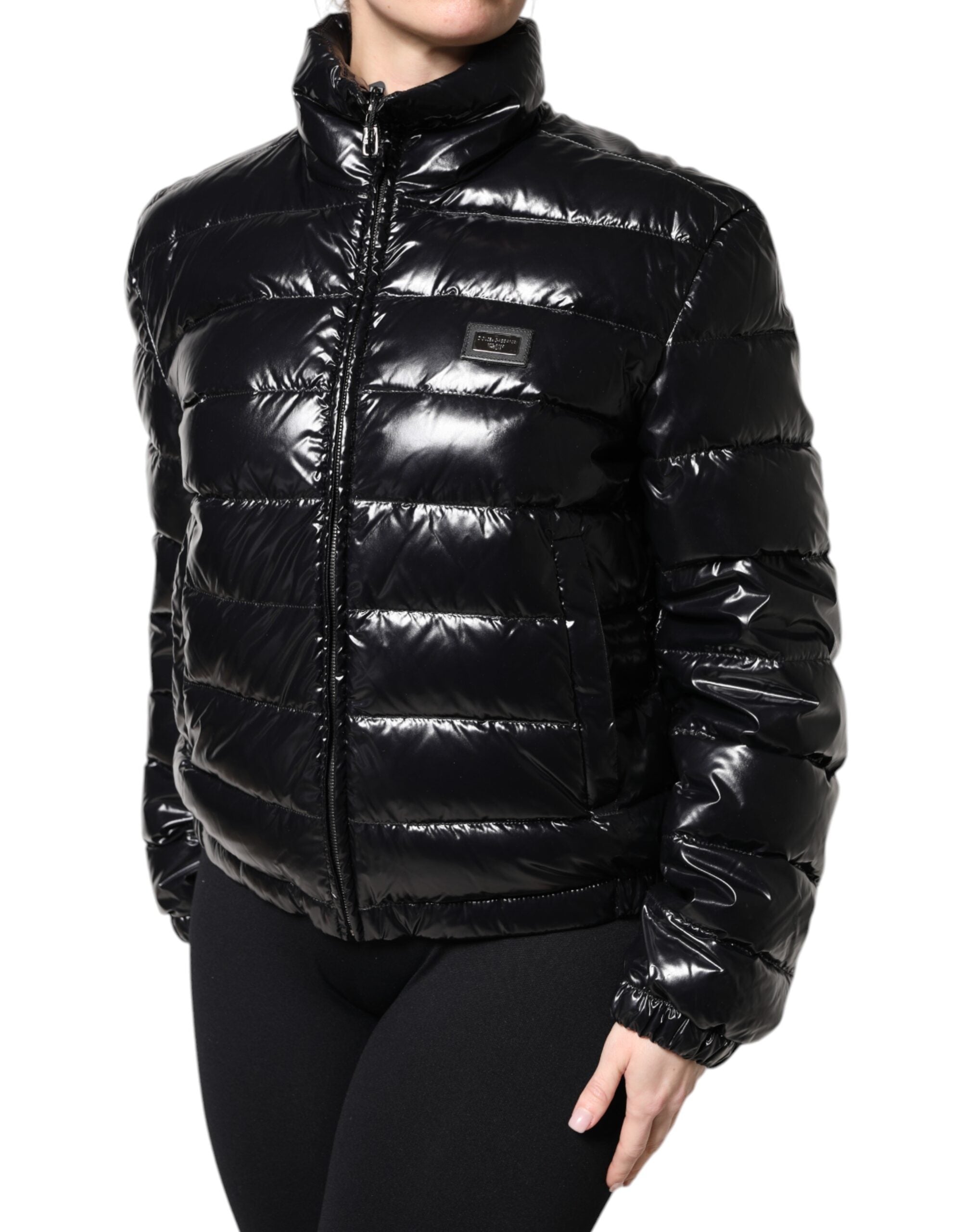 Dolce & Gabbana – Pufferjacke mit durchgehendem Reißverschluss und schwarzem Logo-Schild