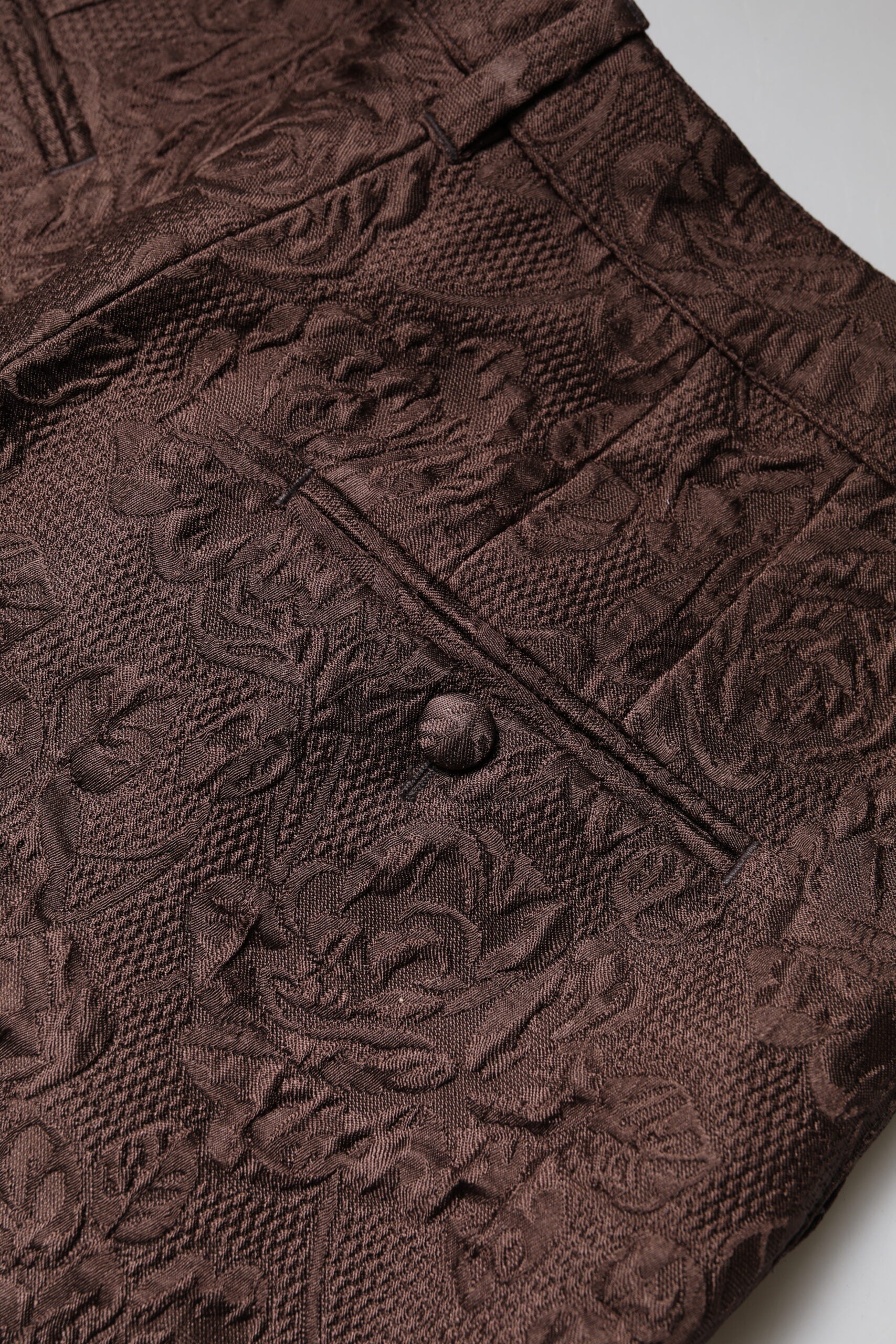 Dolce & Gabbana – Braune Minishorts aus geblümtem Brokat mit mittlerer Taille
