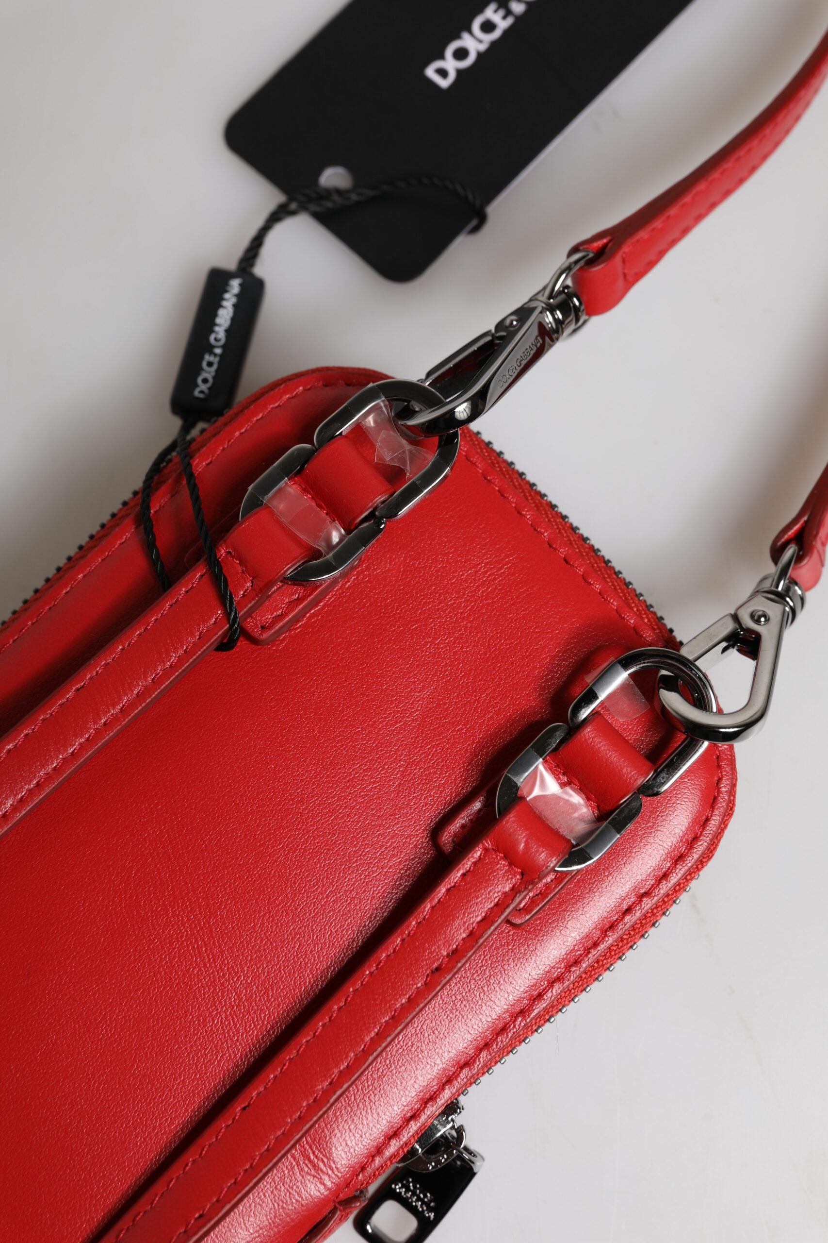 Geantă Dolce & Gabbana din piele roșie cu bandă de telefon și curea crossbody