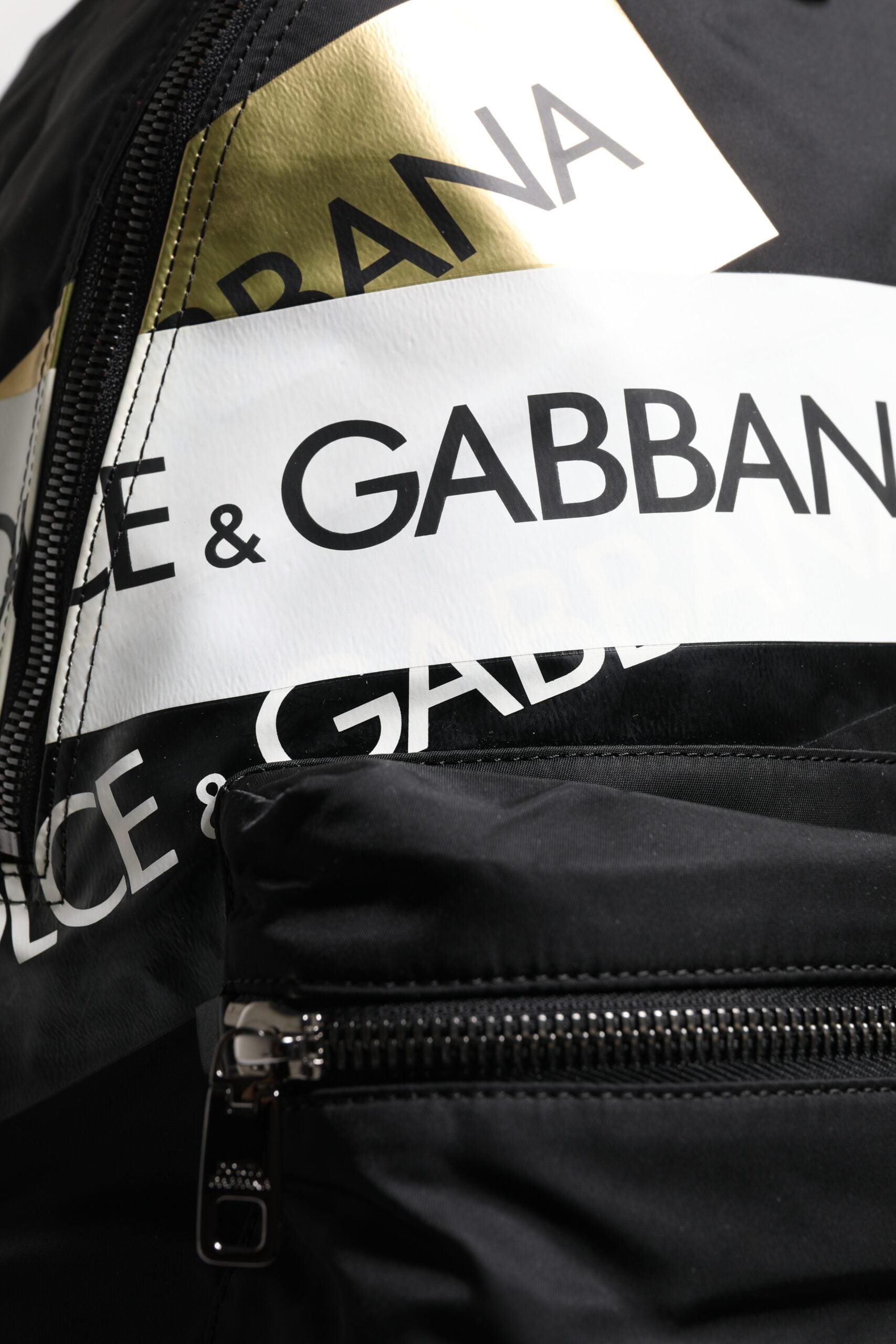 Dolce & Gabbana – Schul- und Reiserucksack aus Polyamid mit schwarzem Logoband